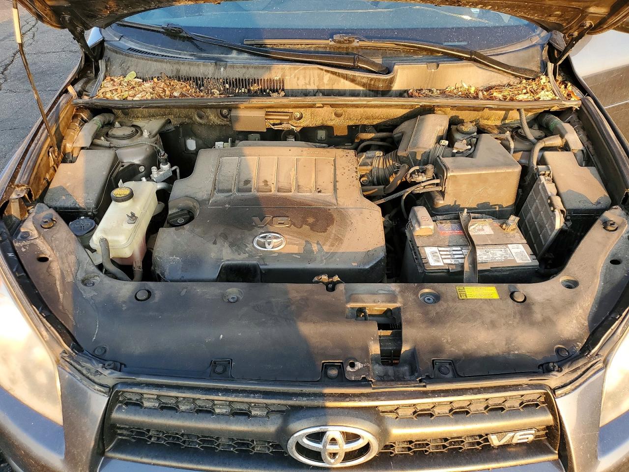 2011 Toyota Rav4 Sport Gray vin: JTMRK4DV8B5102599