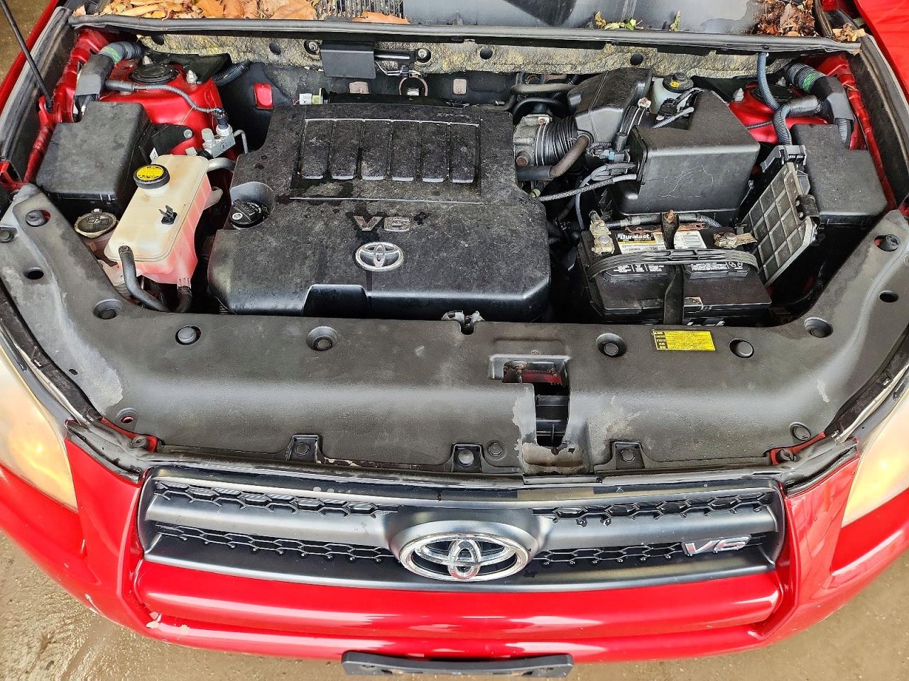 2011 Toyota Rav4 Sport Red vin: JTMRK4DV9B5100473