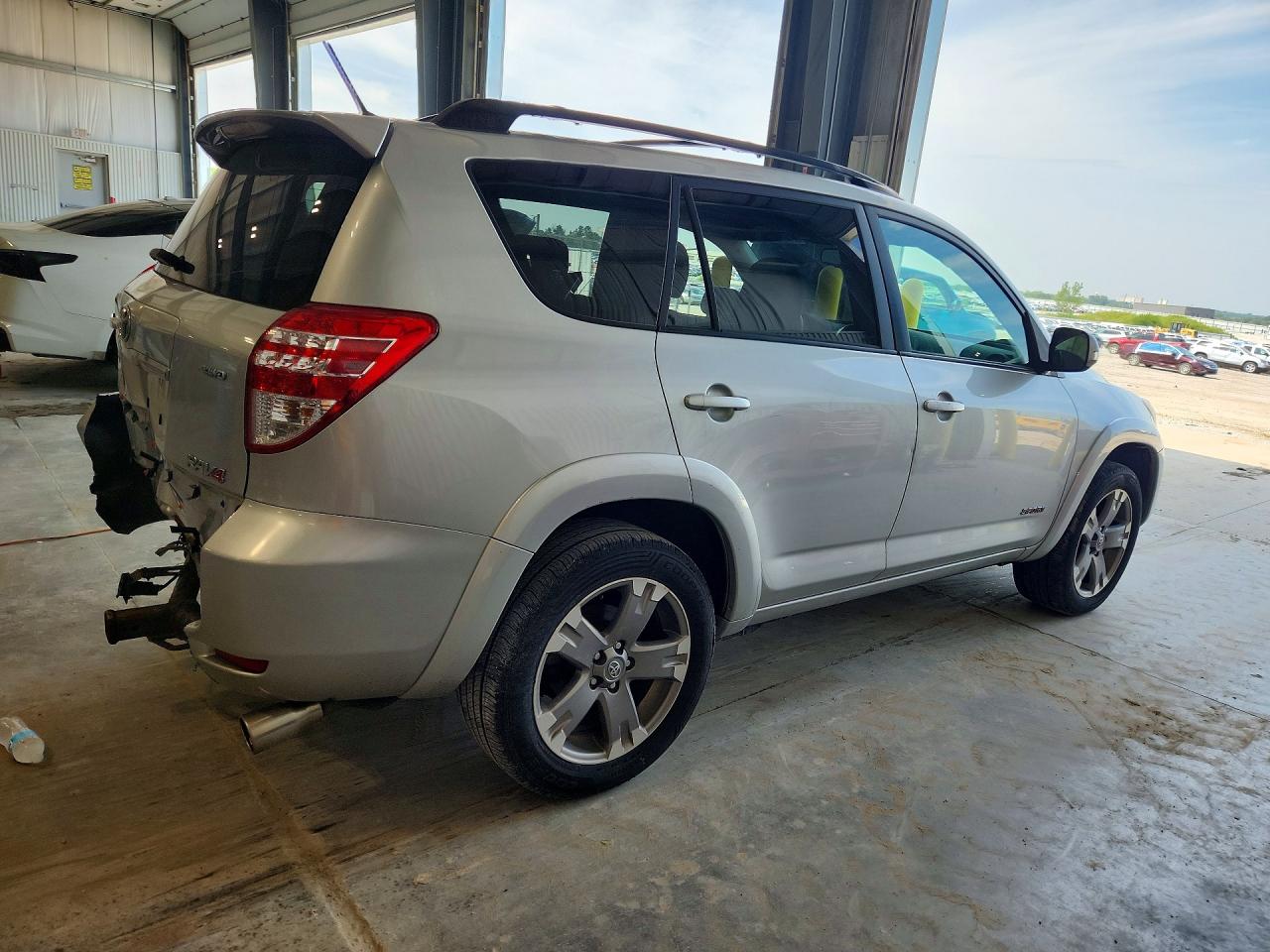 2012 Toyota Rav4 Sport Silver vin: JTMRK4DVXC5106672