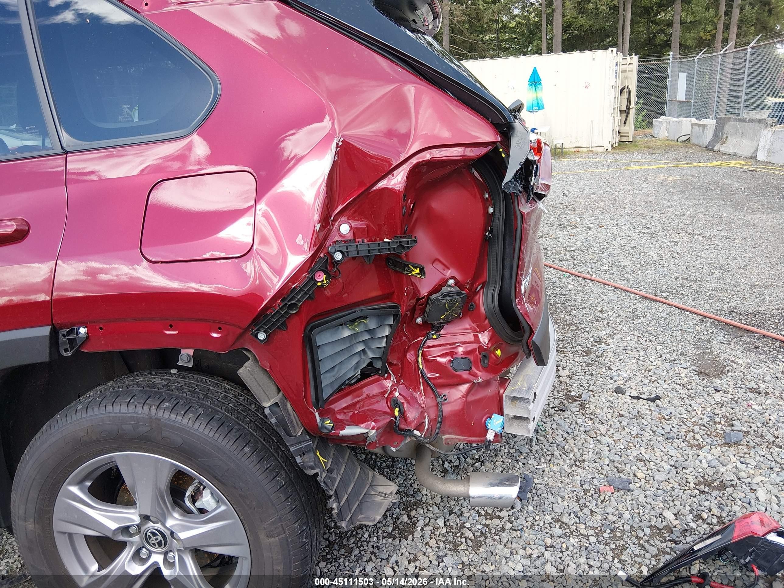 2025 Toyota Rav4 Hybrid Xle Red vin: JTMRWRFV0SD278065