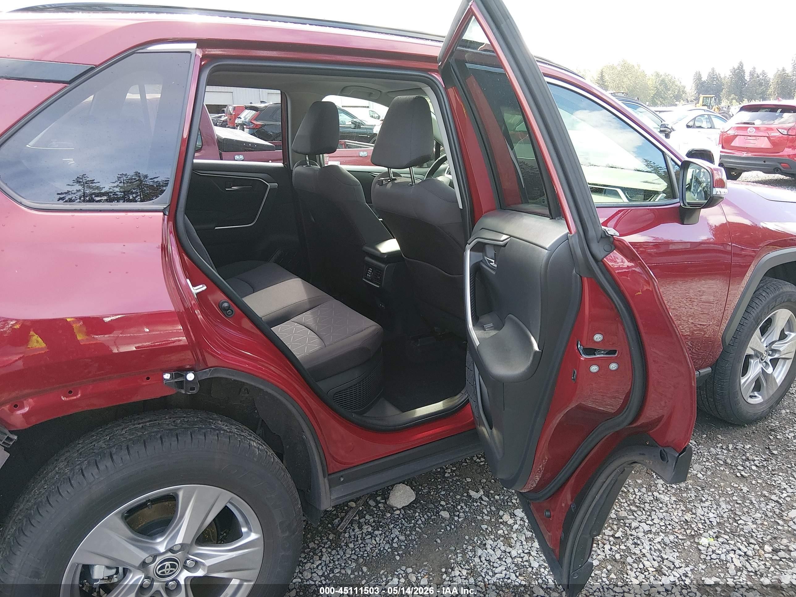 2025 Toyota Rav4 Hybrid Xle Red vin: JTMRWRFV0SD278065