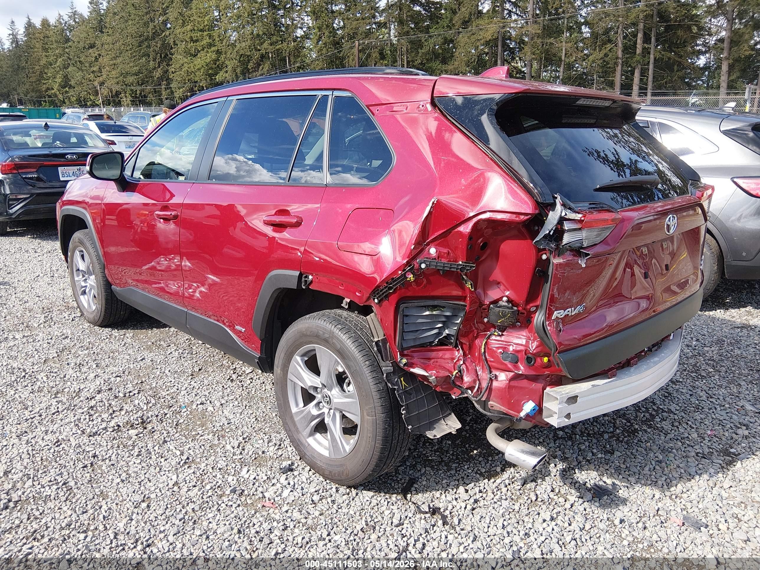 2025 Toyota Rav4 Hybrid Xle Red vin: JTMRWRFV0SD278065