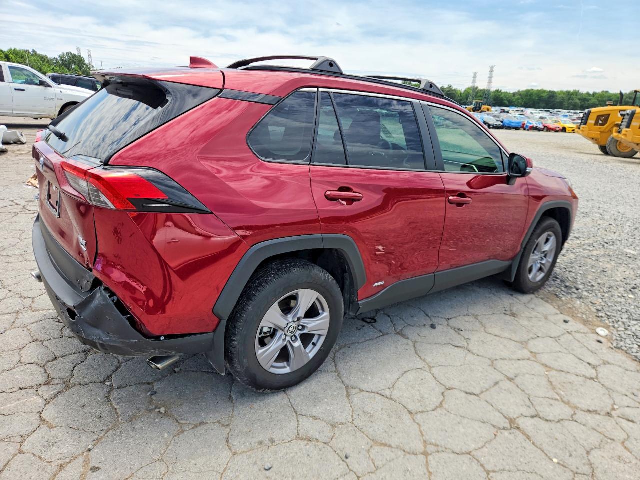 2025 Toyota Rav4 Hybrid Xle Red vin: JTMRWRFV3SD315626