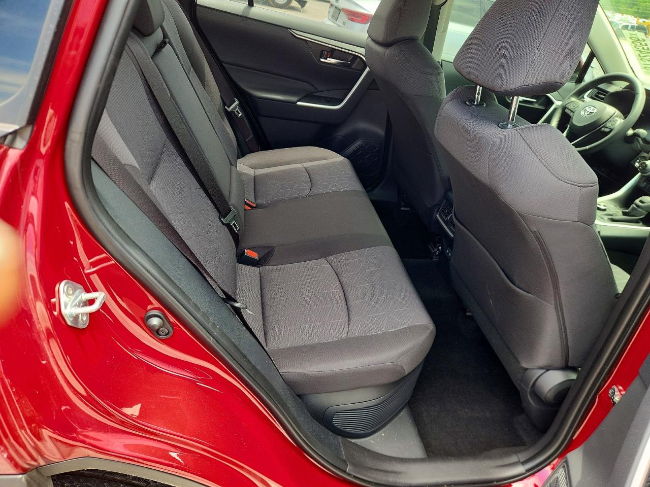 2025 Toyota Rav4 Hybrid Xle Red vin: JTMRWRFV3SD315626