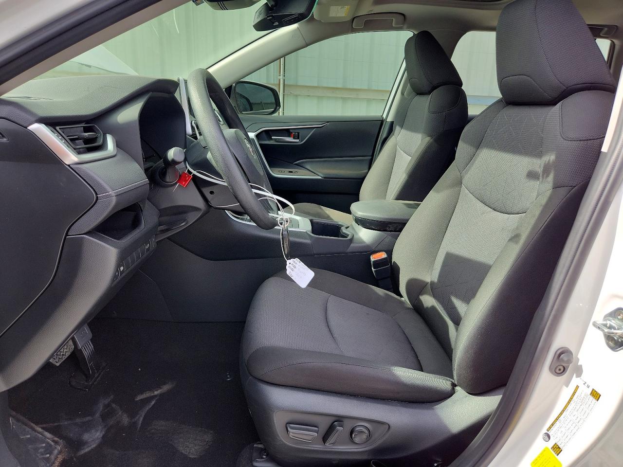 2025 Toyota Rav4 Hybrid Xle Белый vin: JTMRWRFV4SD277632