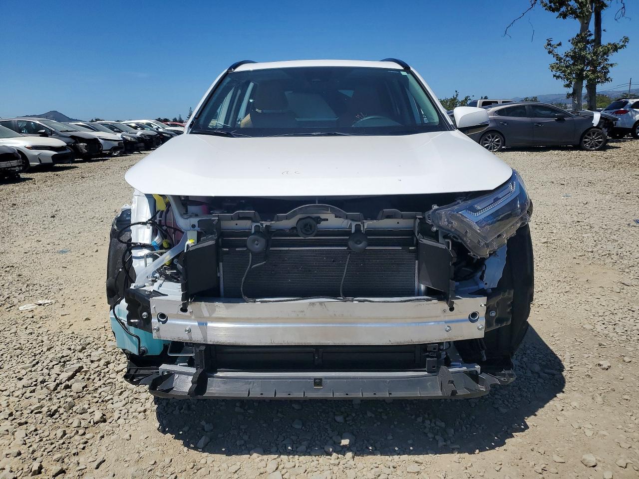 2025 Toyota Rav4 Hybrid Xle White vin: JTMRWRFV4SD345251