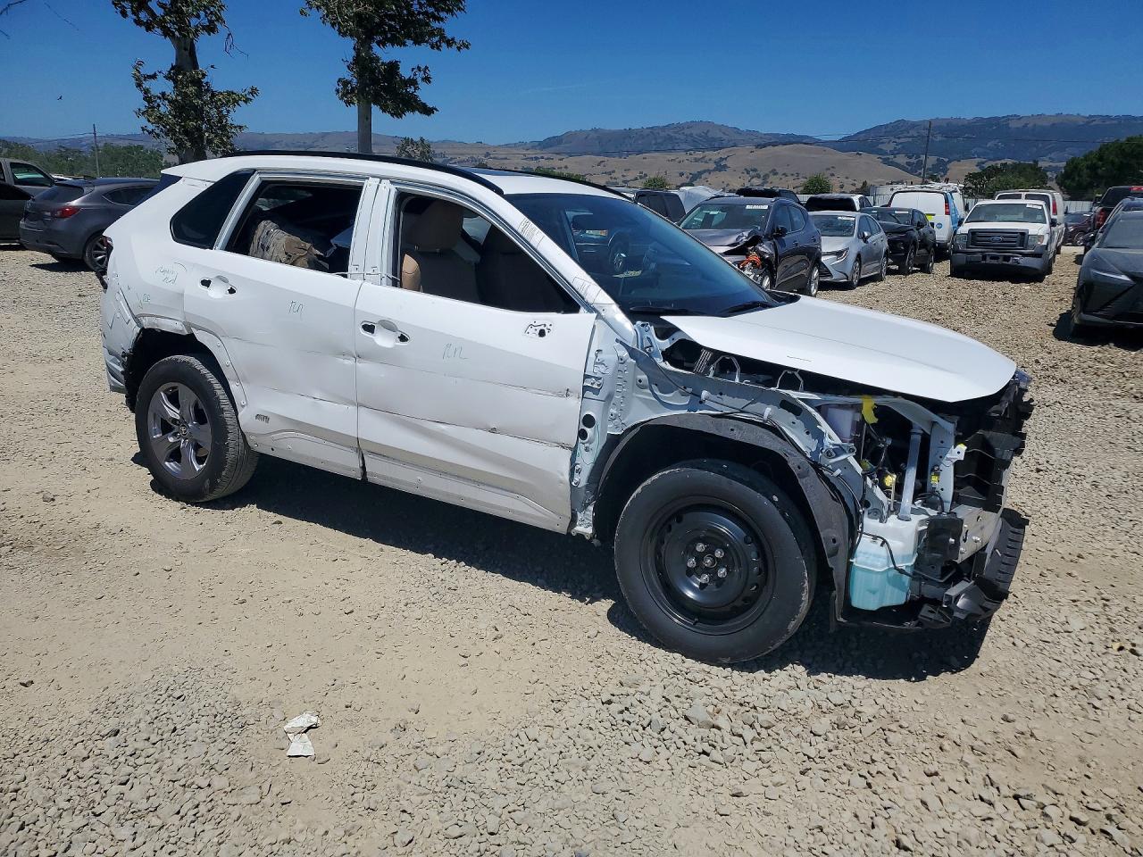 2025 Toyota Rav4 Hybrid Xle White vin: JTMRWRFV4SD345251