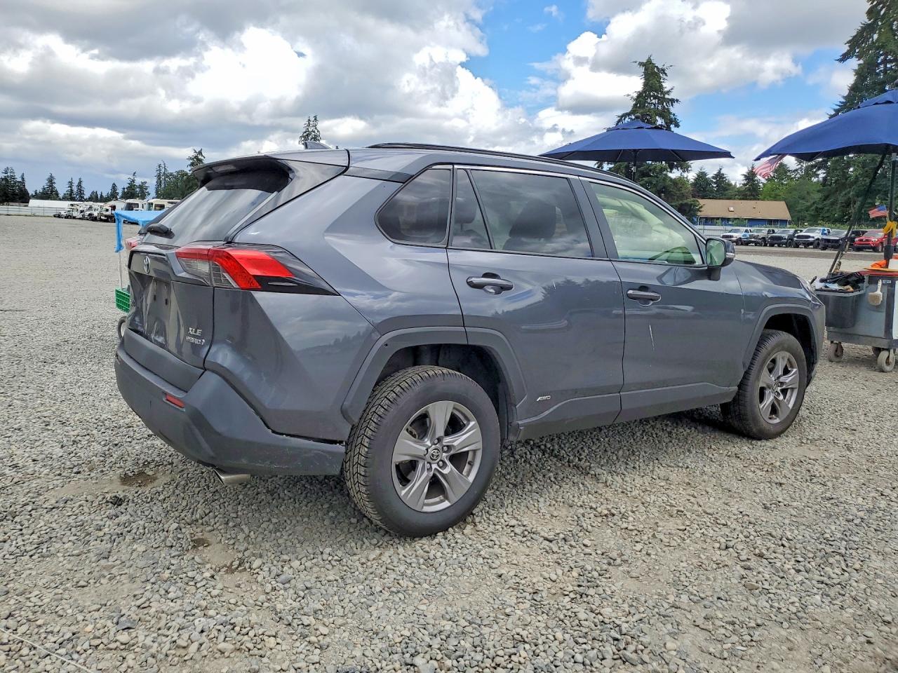 2022 Toyota Rav4 Xle Gray vin: JTMRWRFV6ND567908