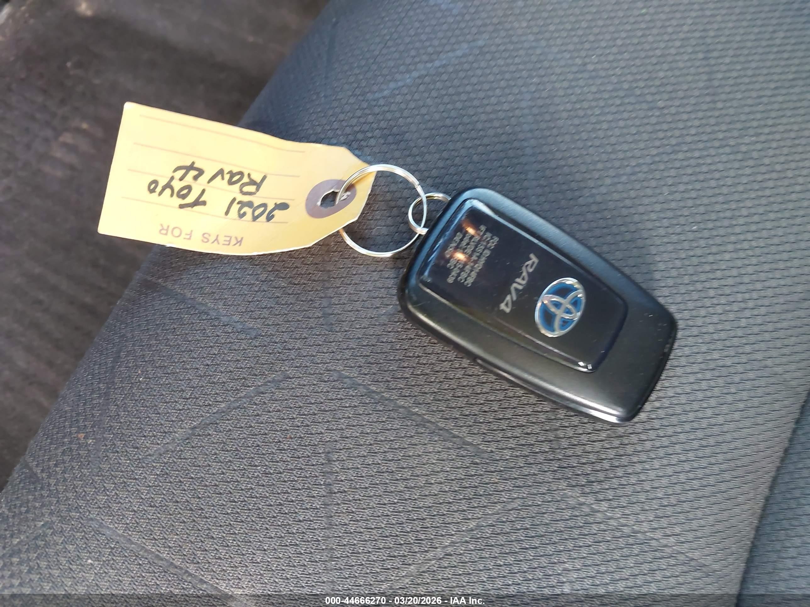 2021 Toyota Rav4 Hybrid Xle Red vin: JTMRWRFV8MD116512