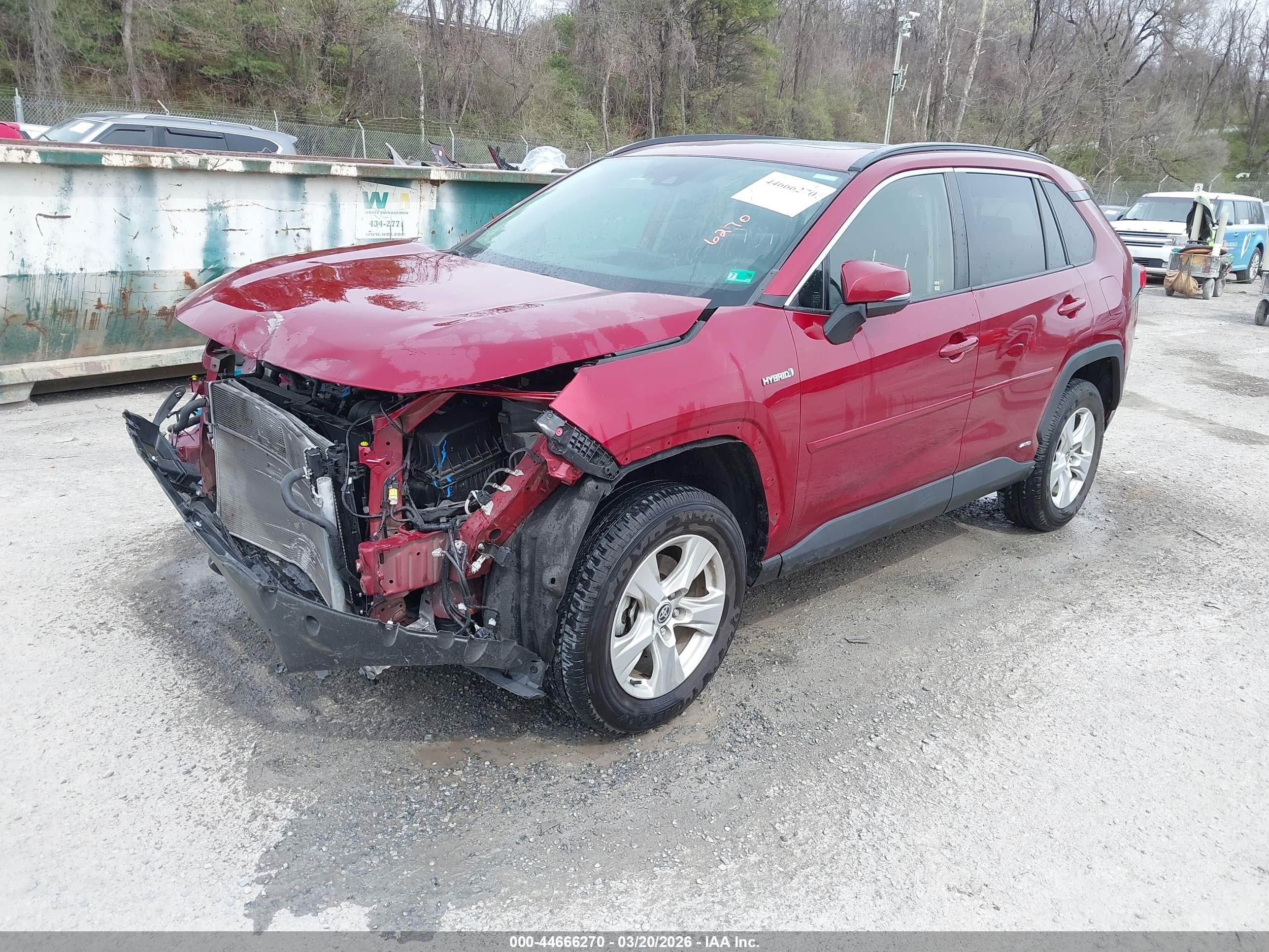 2021 Toyota Rav4 Hybrid Xle Red vin: JTMRWRFV8MD116512