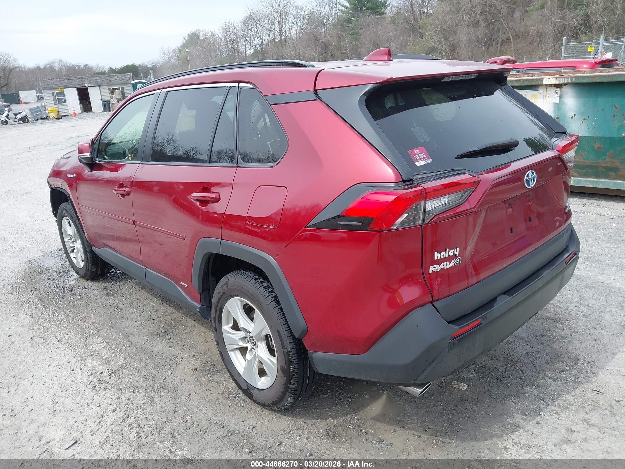 2021 Toyota Rav4 Hybrid Xle Red vin: JTMRWRFV8MD116512