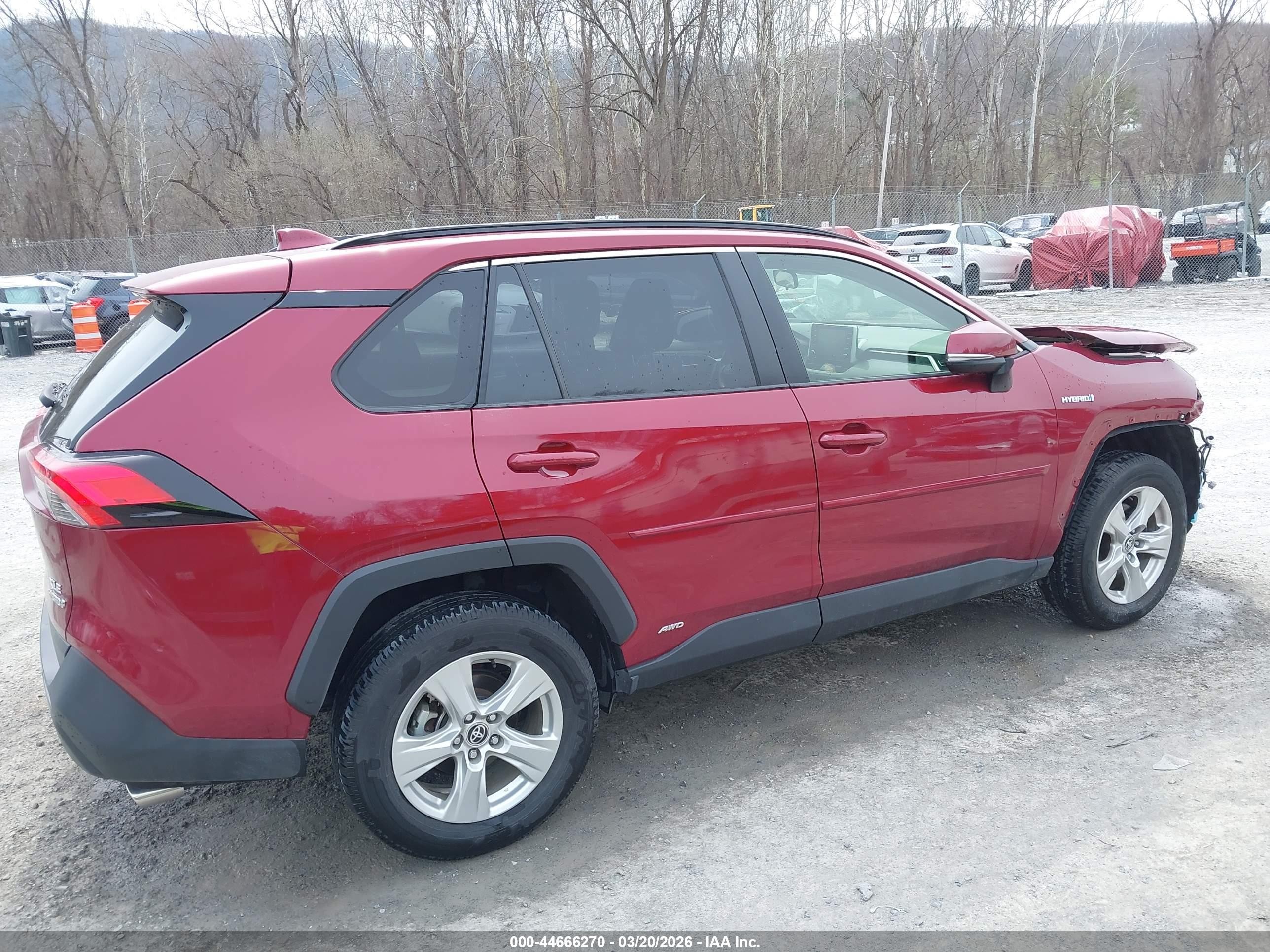 2021 Toyota Rav4 Hybrid Xle Red vin: JTMRWRFV8MD116512