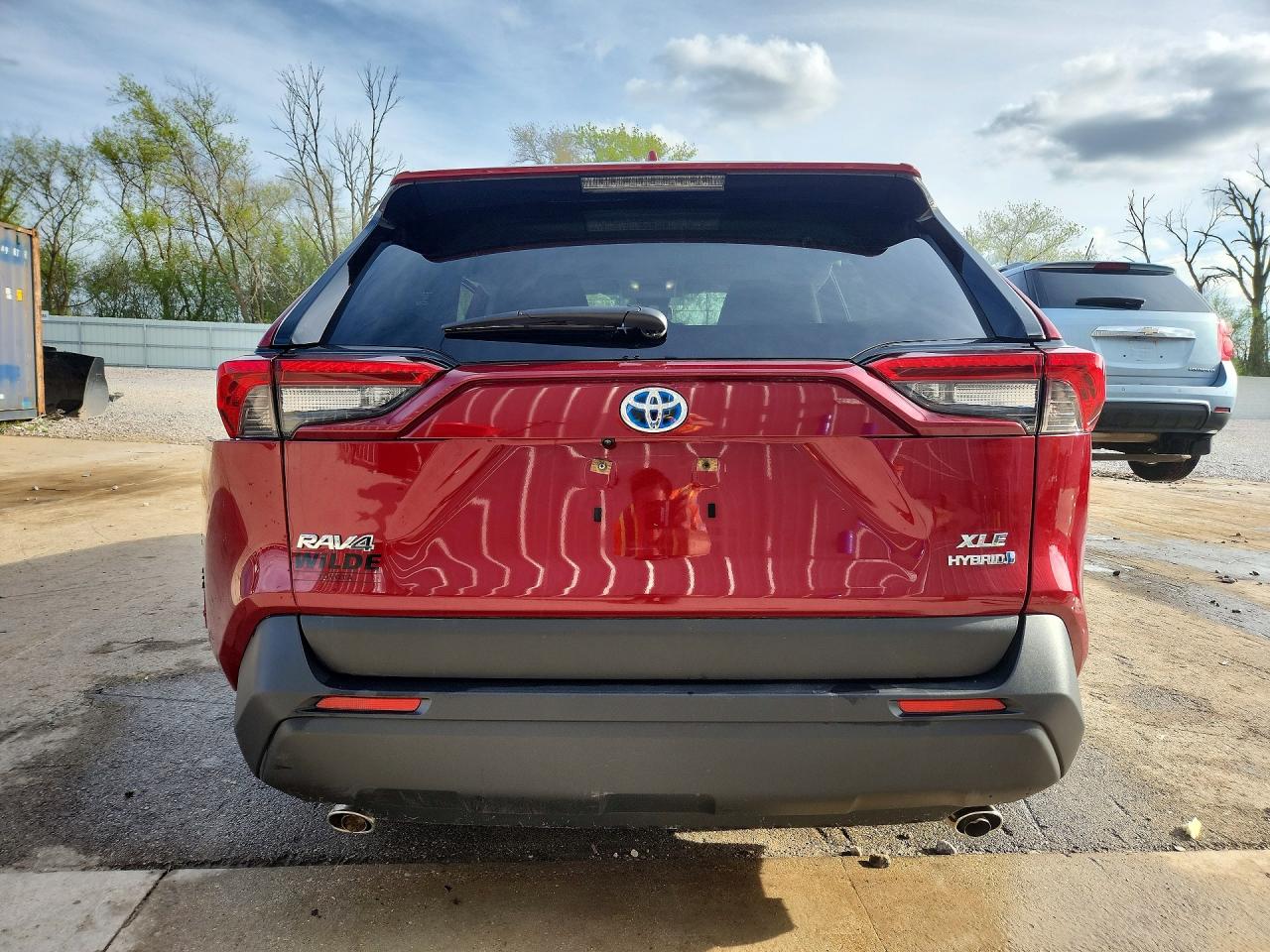 2023 Toyota Rav4 Hybrid Xle Maroon vin: JTMRWRFV8PD198634