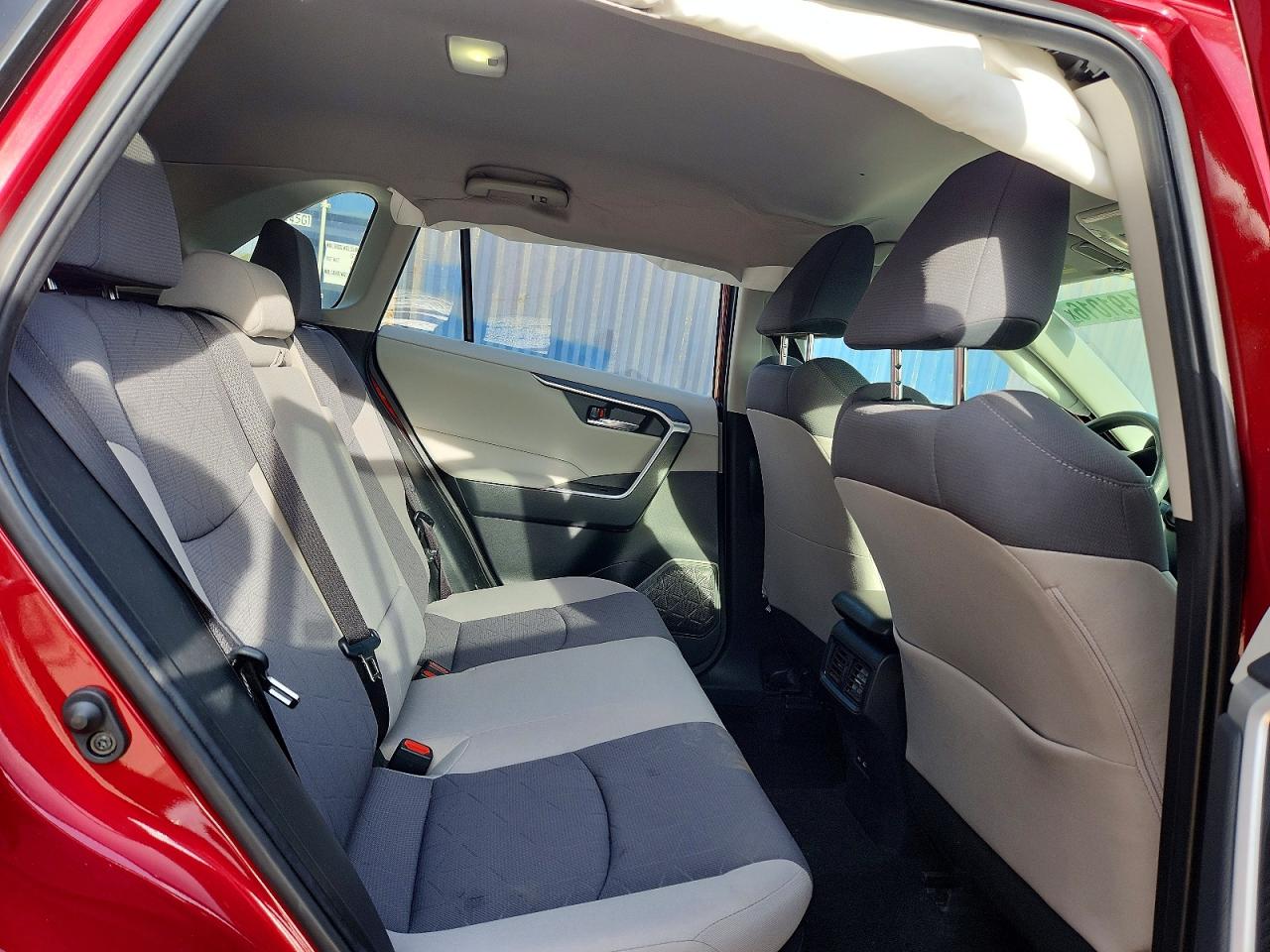 2023 Toyota Rav4 Hybrid Xle Maroon vin: JTMRWRFV8PD198634