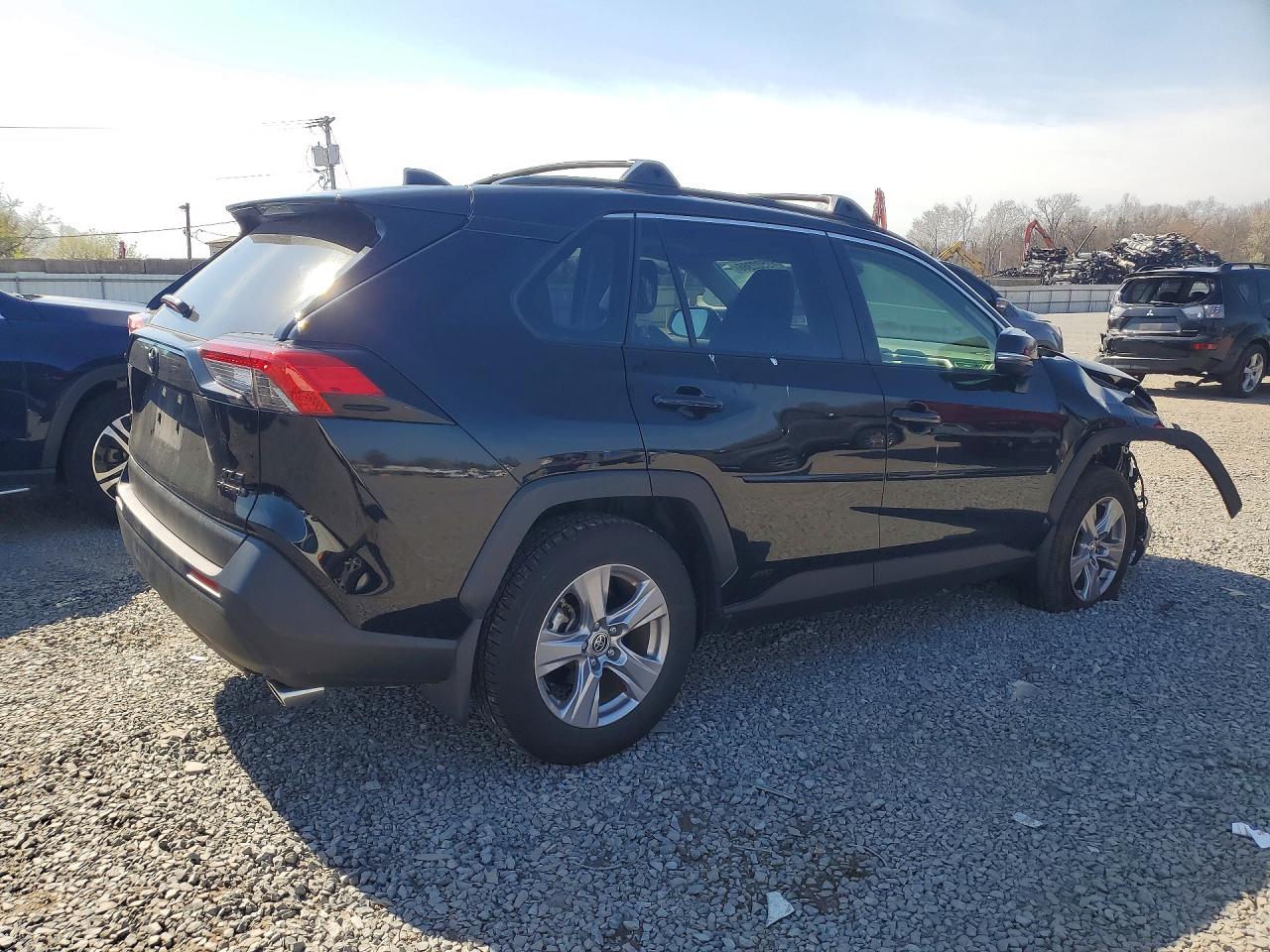 2024 Toyota Rav4 Hybrid Xle Black vin: JTMRWRFV8RD260634