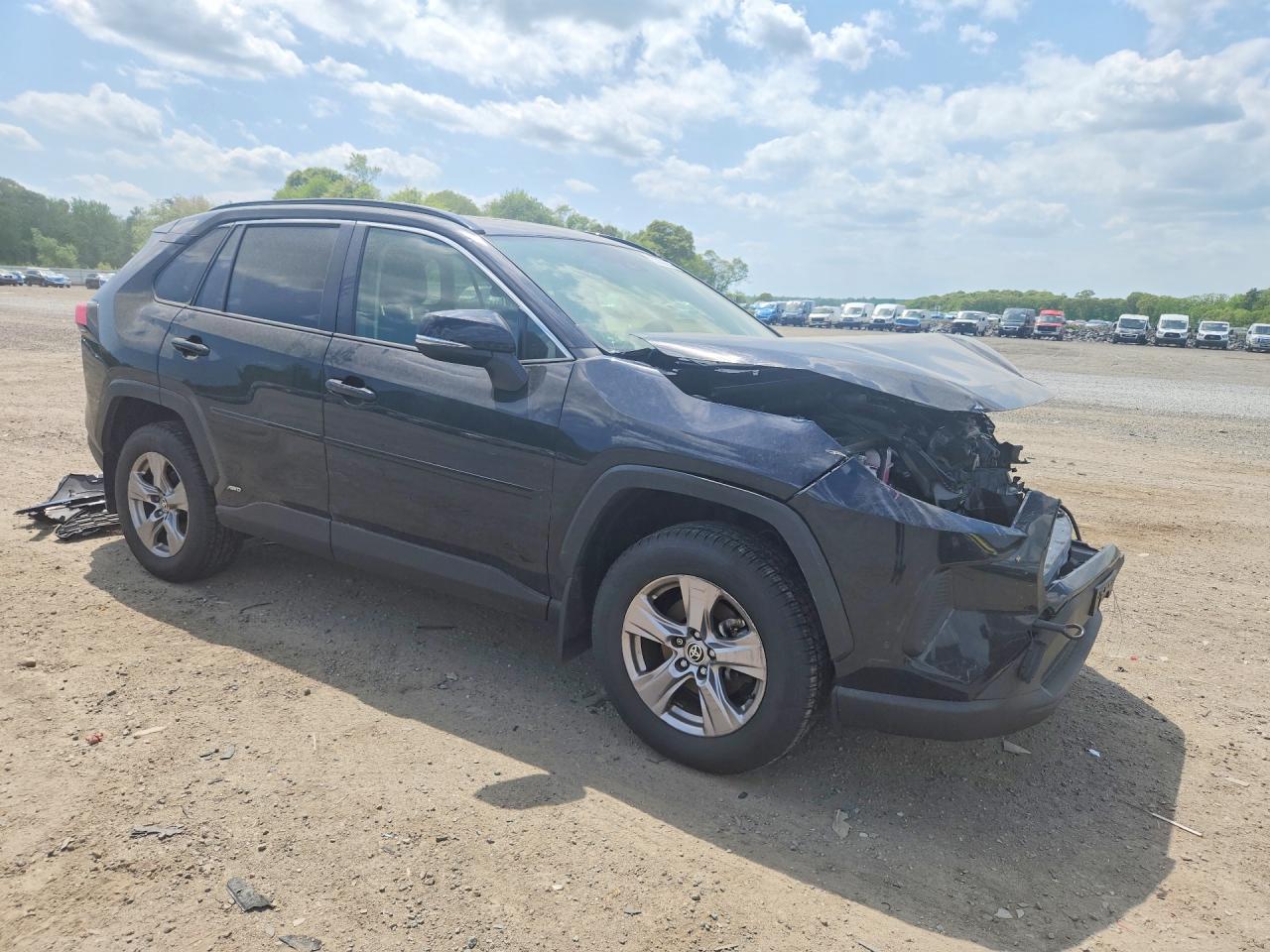 2025 Toyota Rav4 Hybrid Xle Black vin: JTMRWRFV9SJ063317
