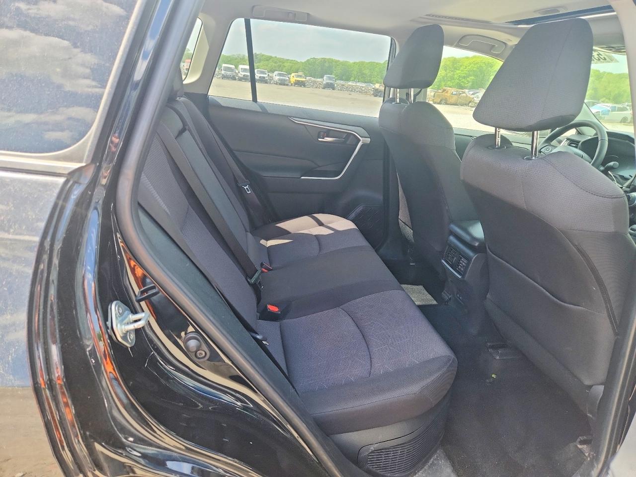 2025 Toyota Rav4 Hybrid Xle Black vin: JTMRWRFV9SJ063317