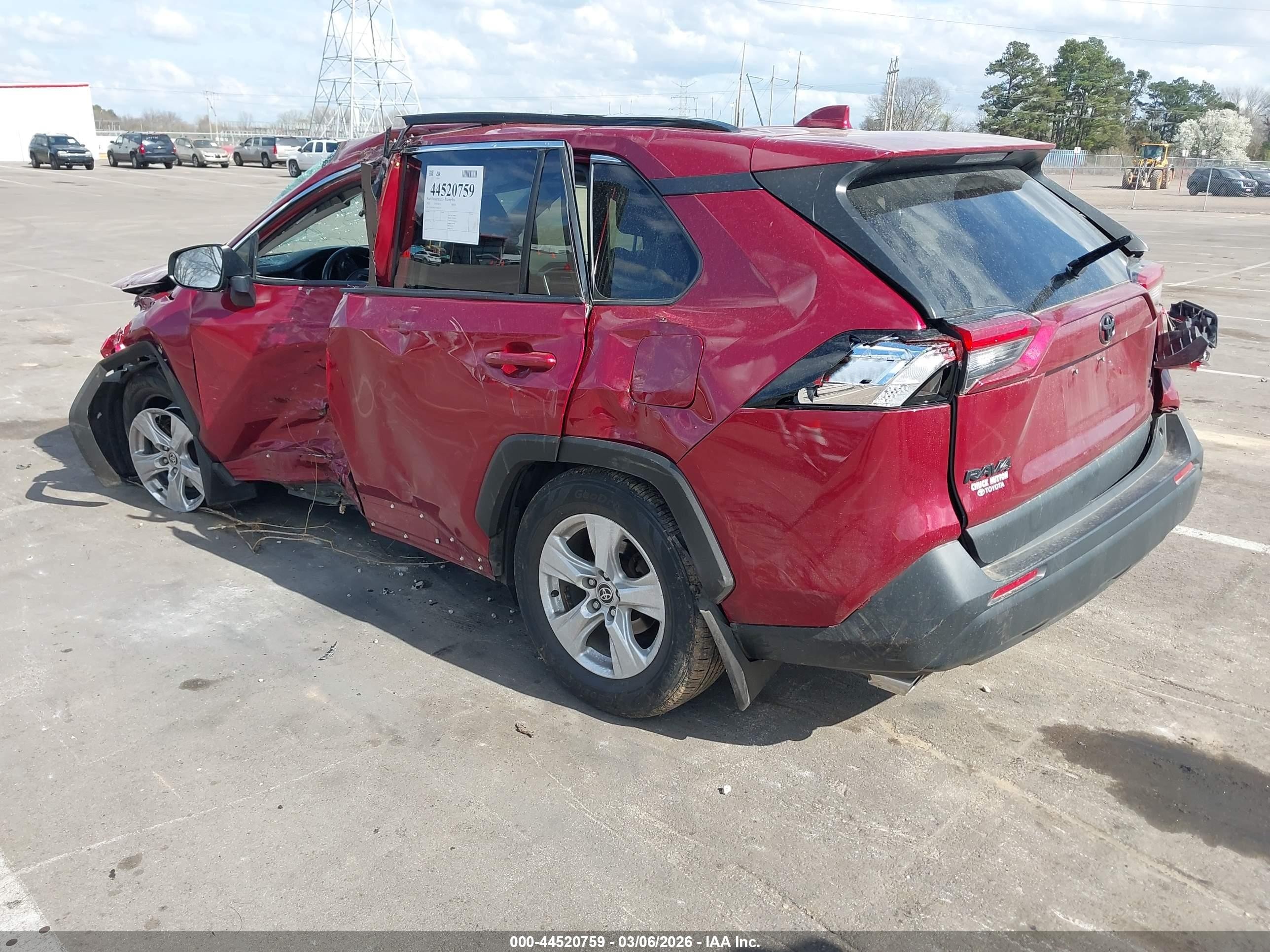 2020 Toyota Rav4 Xle Red vin: JTMW1RFV3LD052735