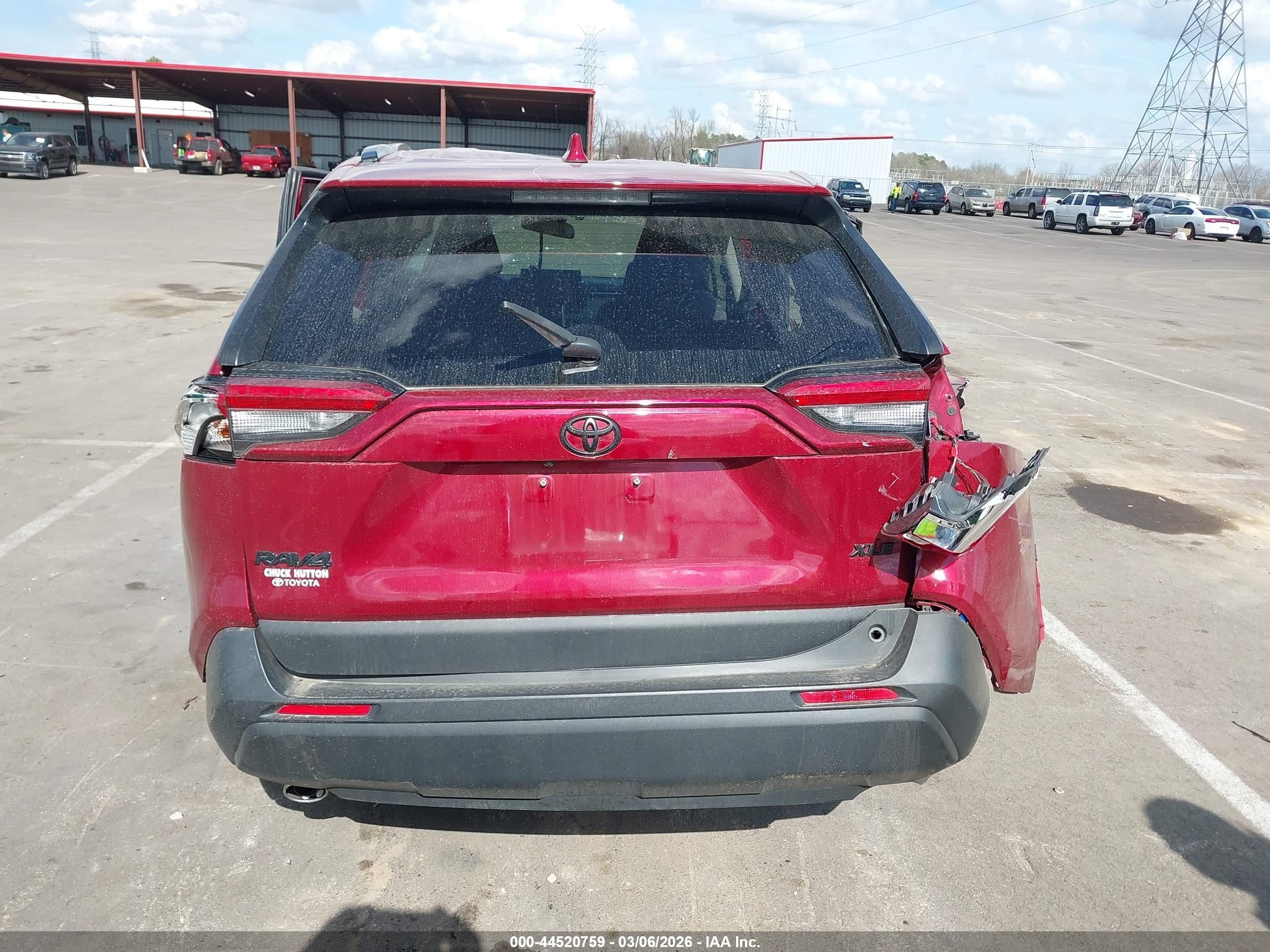 2020 Toyota Rav4 Xle Red vin: JTMW1RFV3LD052735