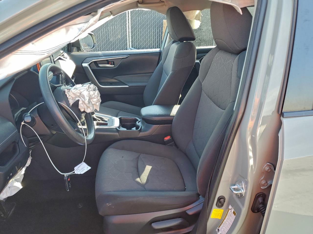 2019 Toyota Rav4 Xle Зеленый vin: JTMW1RFV9KD032214