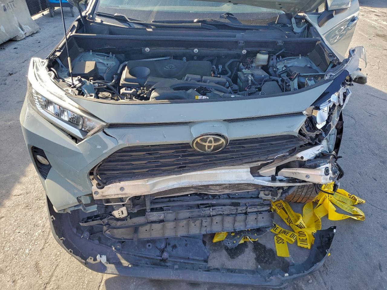2019 Toyota Rav4 Xle Зеленый vin: JTMW1RFV9KD032214