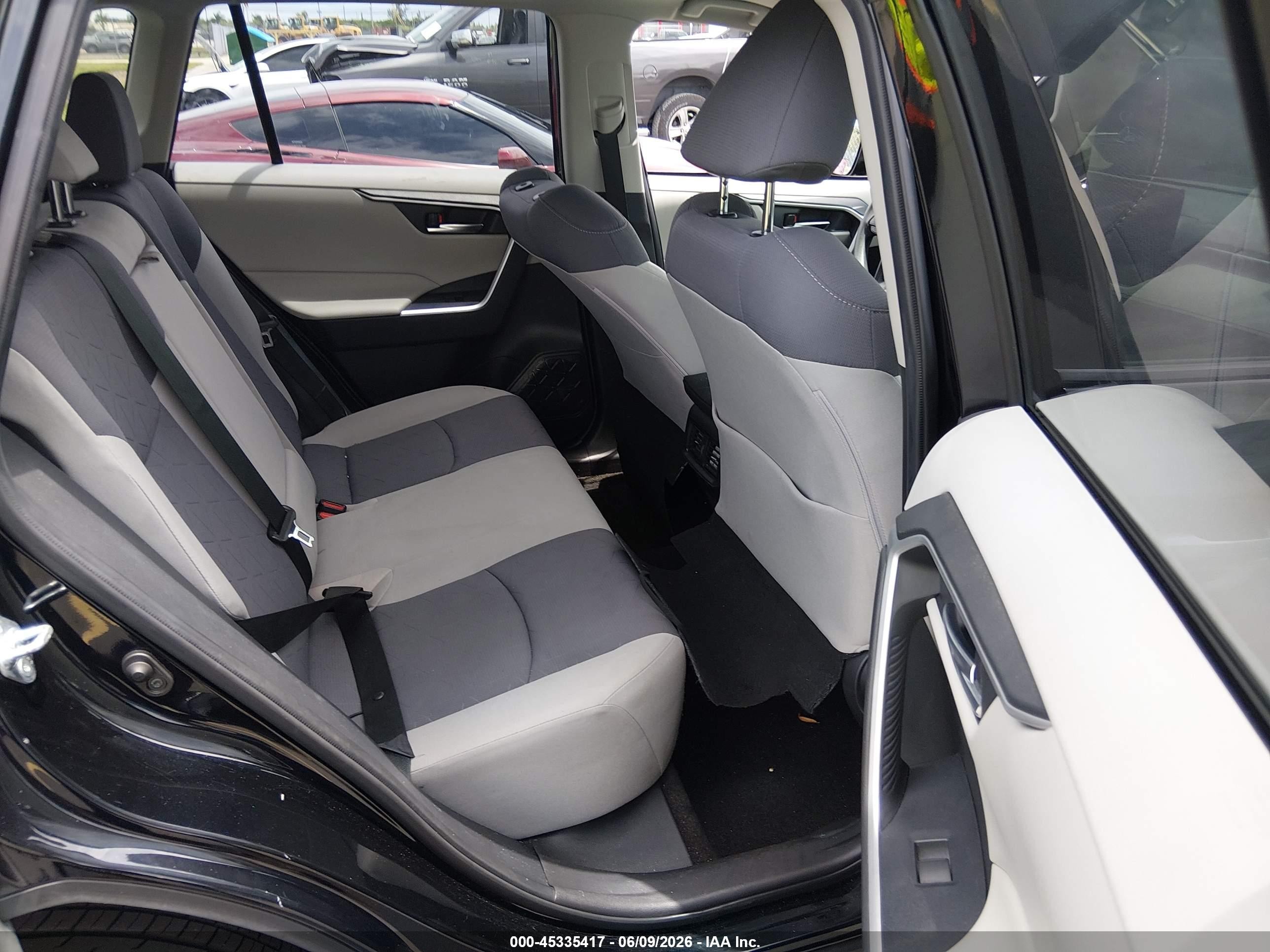 2021 Toyota Rav4 Xle Black vin: JTMW1RFV9MD066768