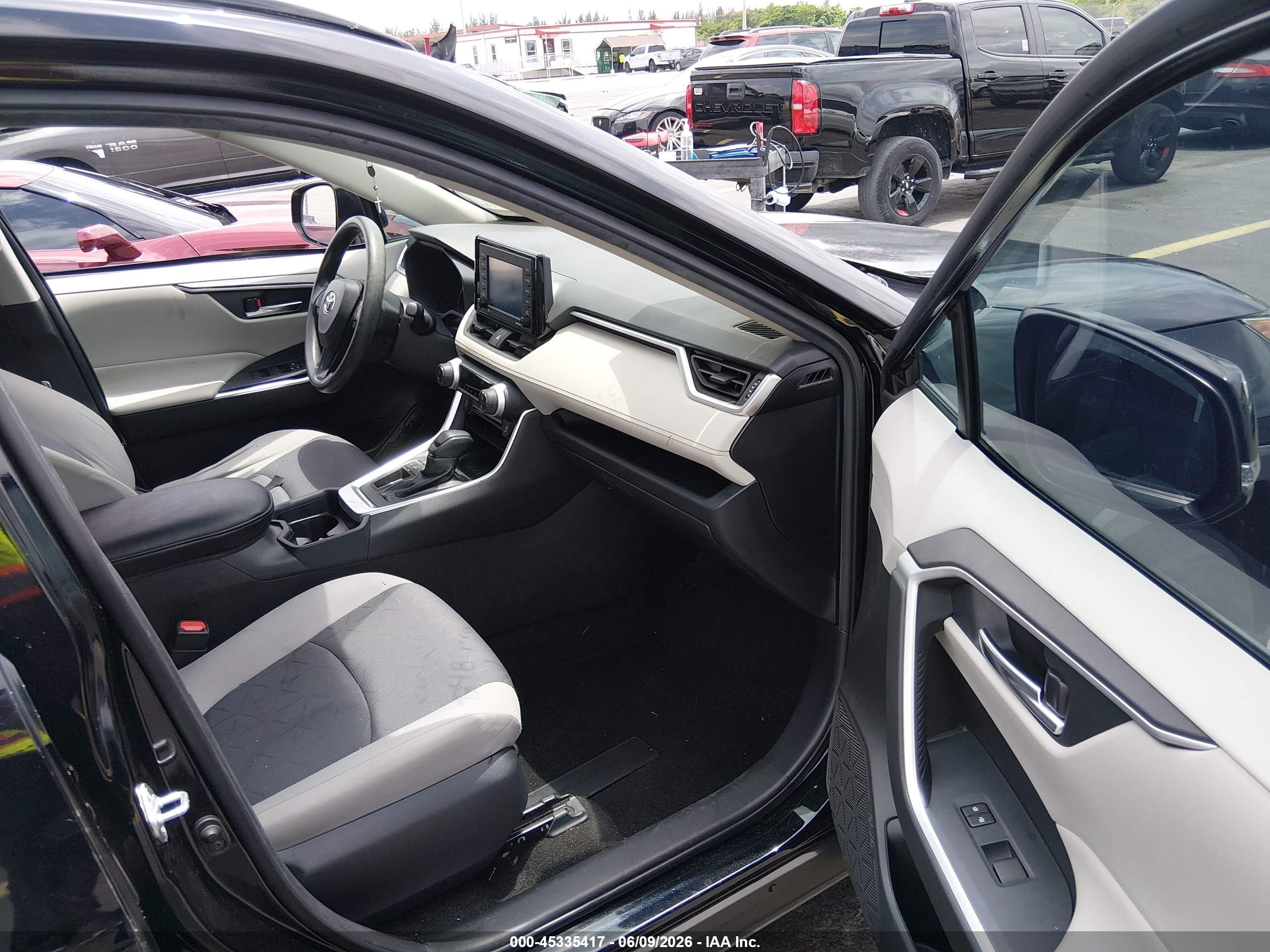 2021 Toyota Rav4 Xle Black vin: JTMW1RFV9MD066768