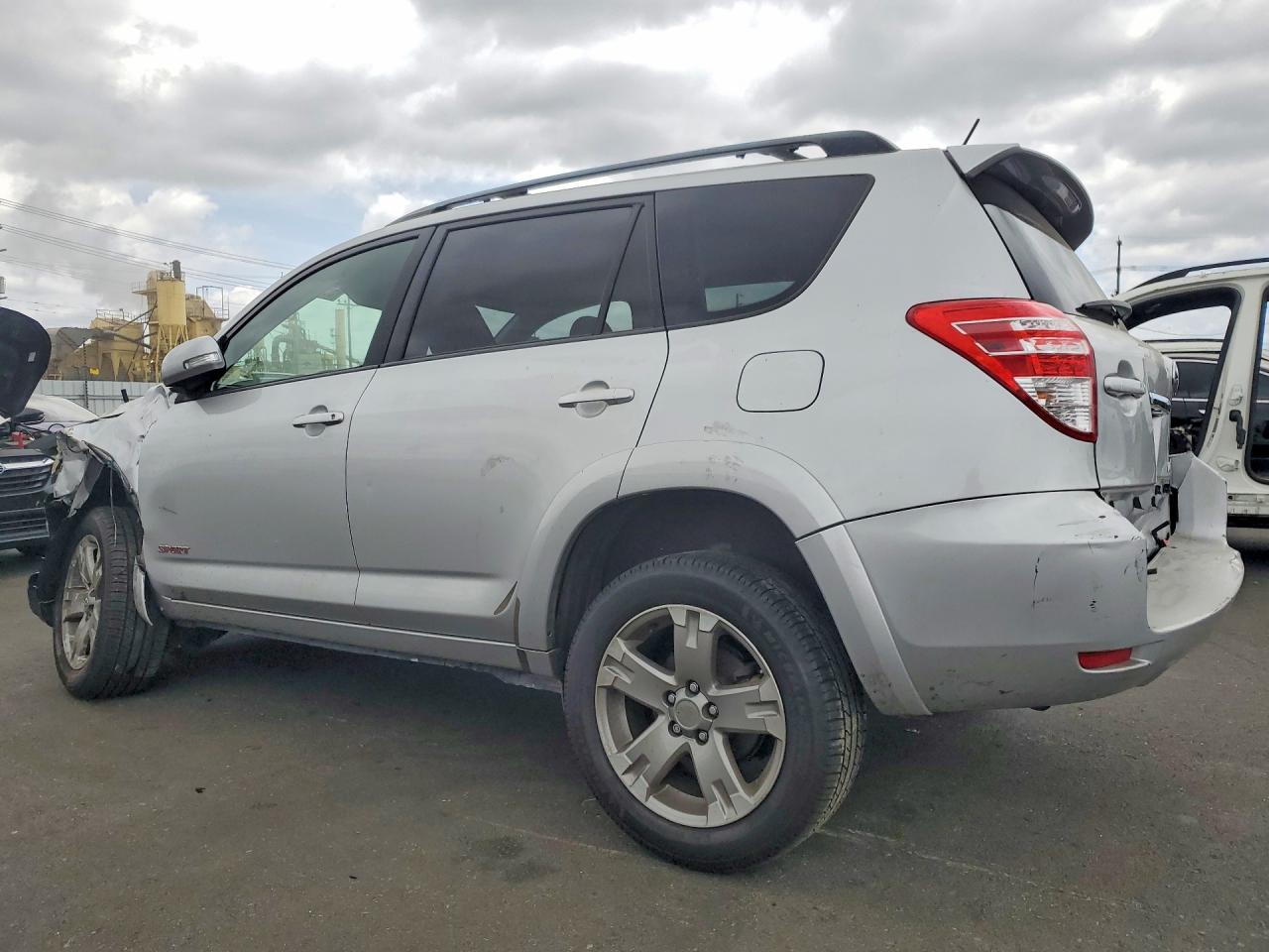 2011 Toyota Rav4 Sport Silver vin: JTMWF4DV4B5037676