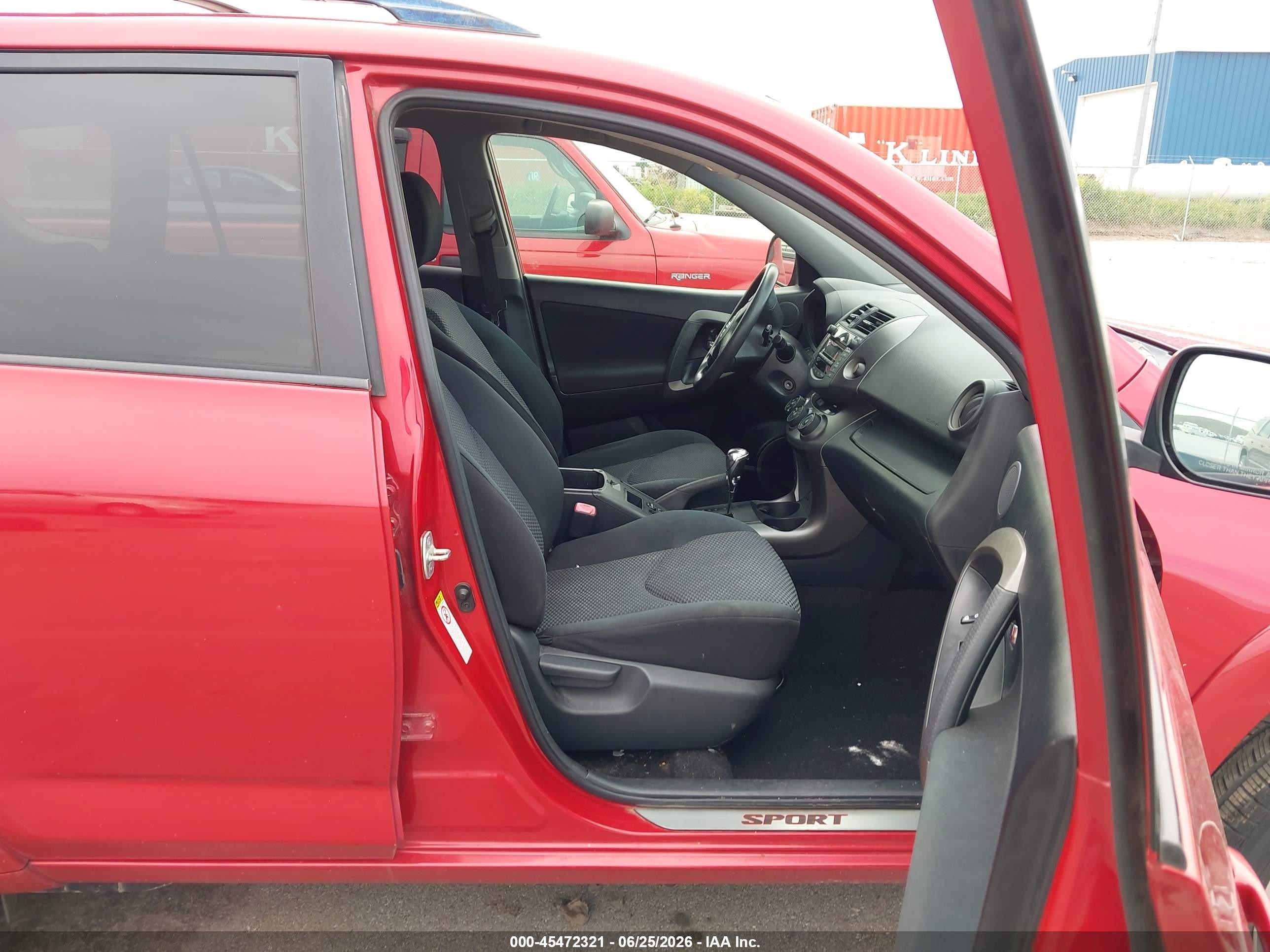 2011 Toyota Rav4 Sport Red vin: JTMWF4DV6B5039431