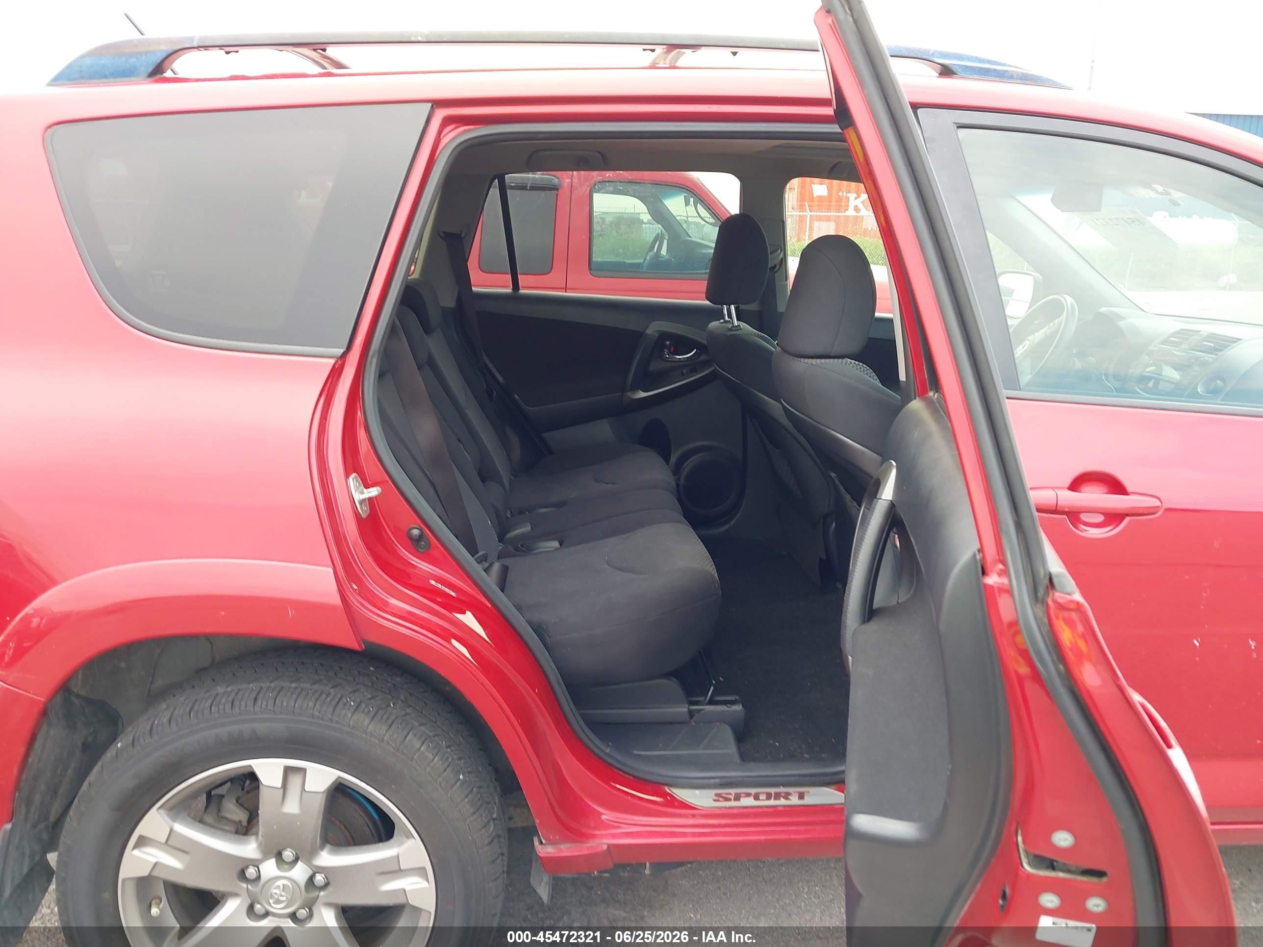 2011 Toyota Rav4 Sport Red vin: JTMWF4DV6B5039431