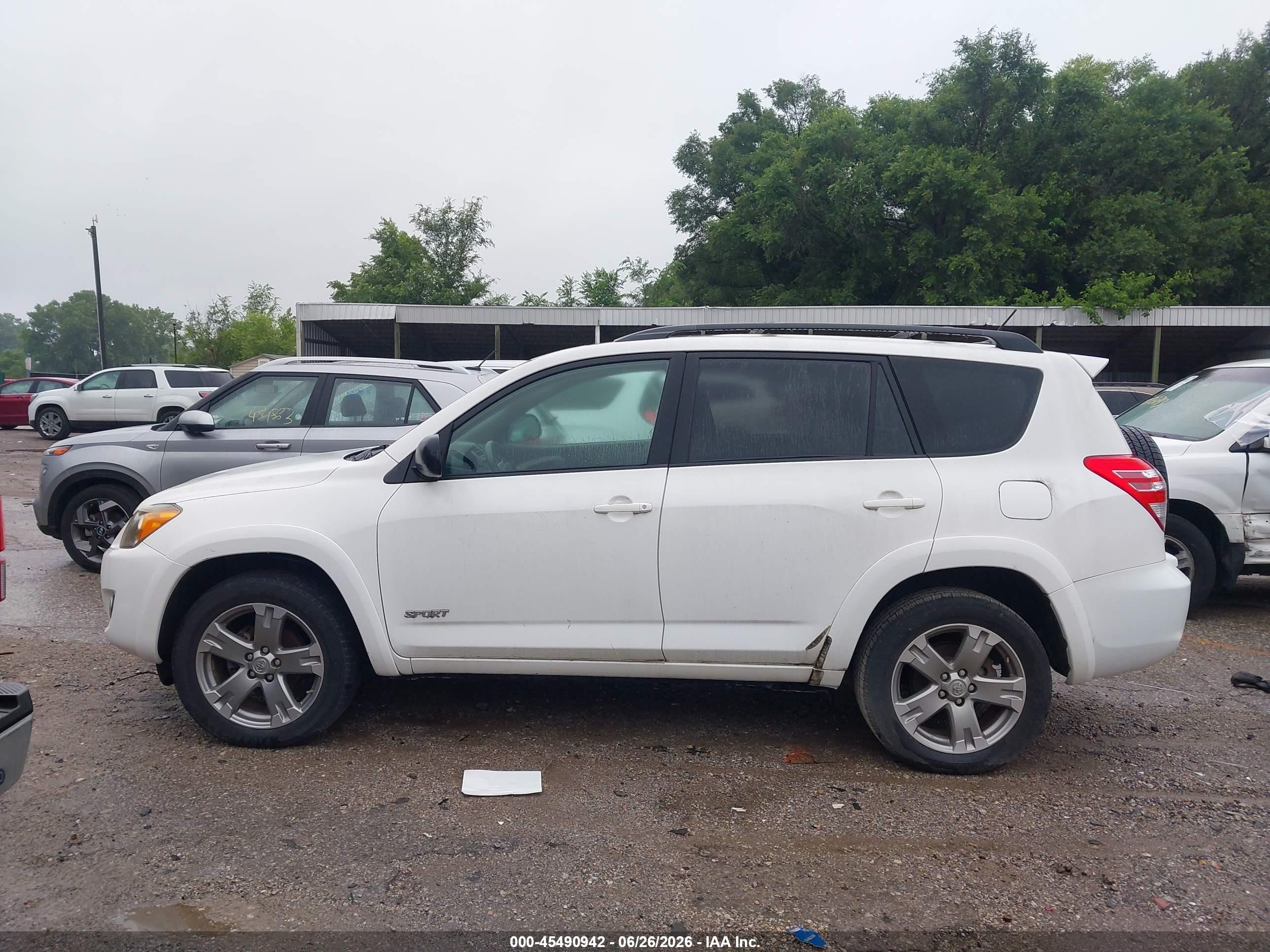 2010 Toyota Rav4 Sport White vin: JTMWF4DVXA5023070