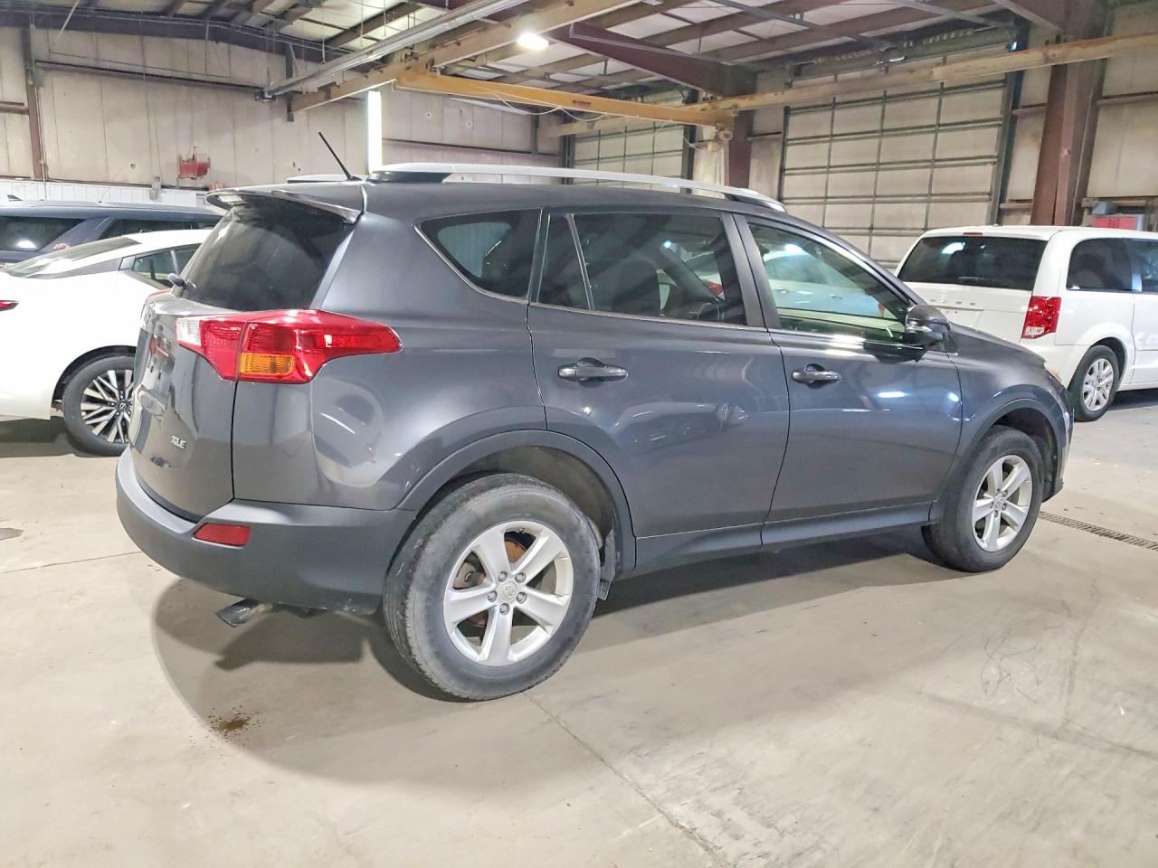2013 Toyt Rav 4 Gray vin: JTMWFREV0DD011130