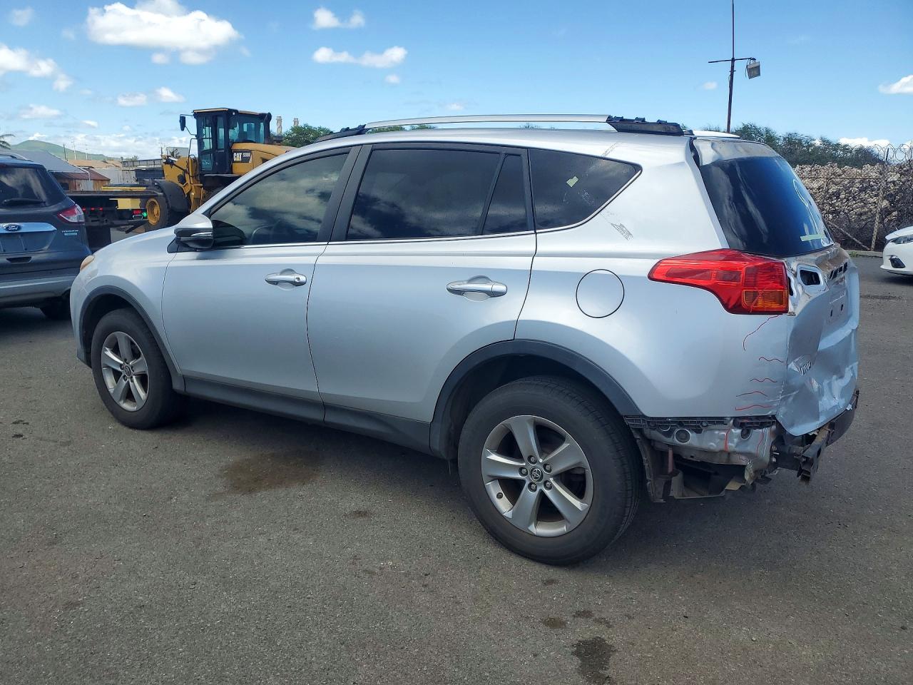 2015 Toyota Rav4 Xle Серебряный vin: JTMWFREV0FJ034296