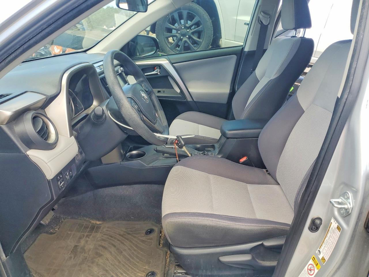 2015 Toyota Rav4 Xle Серебряный vin: JTMWFREV0FJ034296