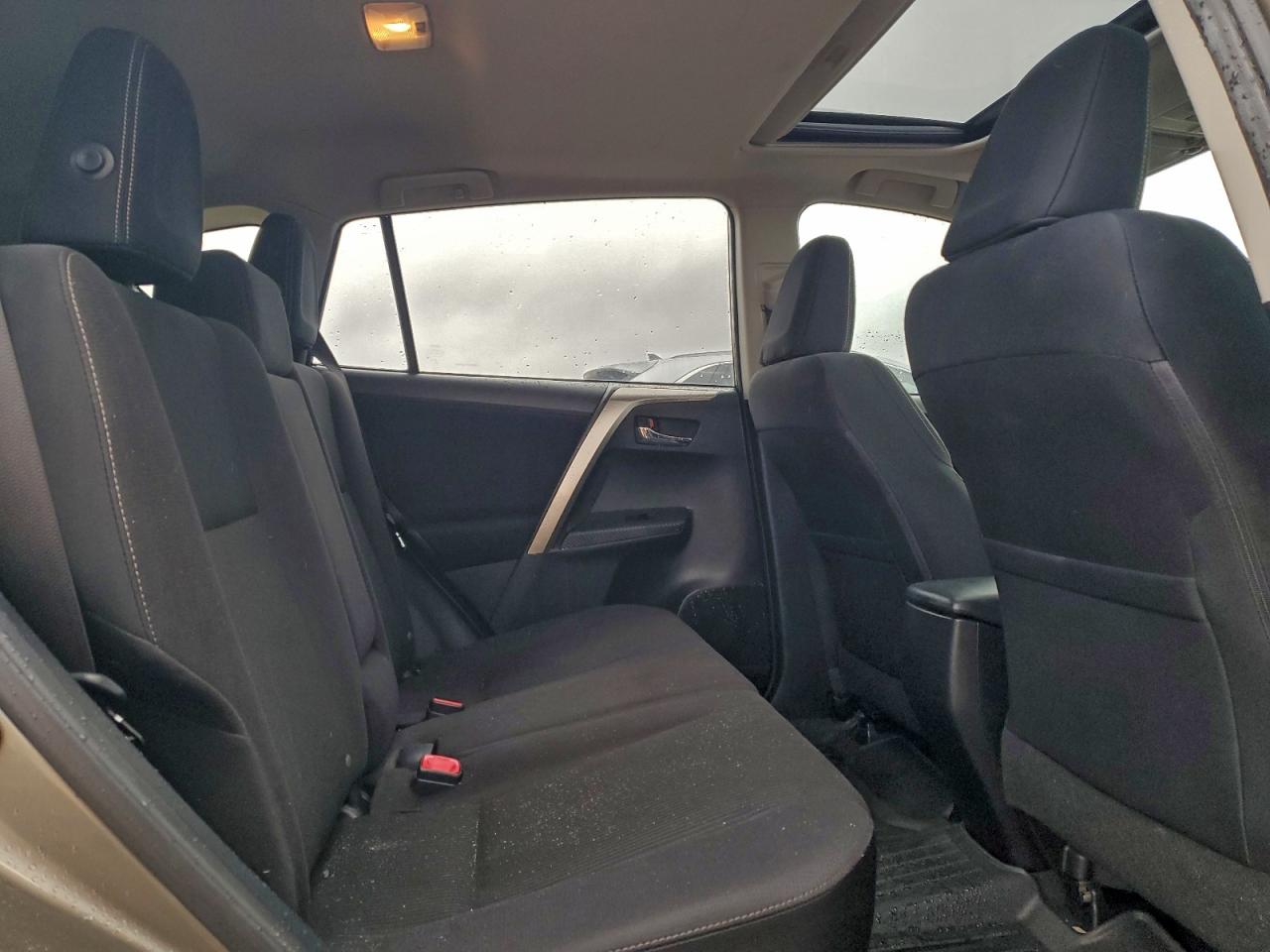 2015 Toyota Rav4 Xle Tan vin: JTMWFREV1FD060162
