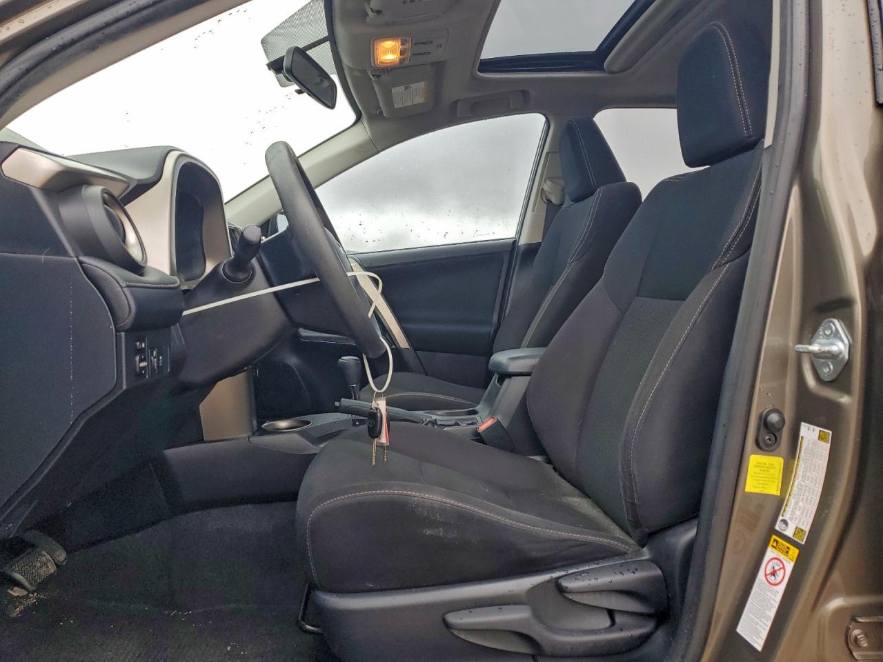 2015 Toyota Rav4 Xle Tan vin: JTMWFREV1FD060162