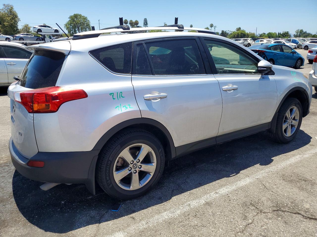 2015 Toyota Rav4 Xle Silver vin: JTMWFREV1FD068651