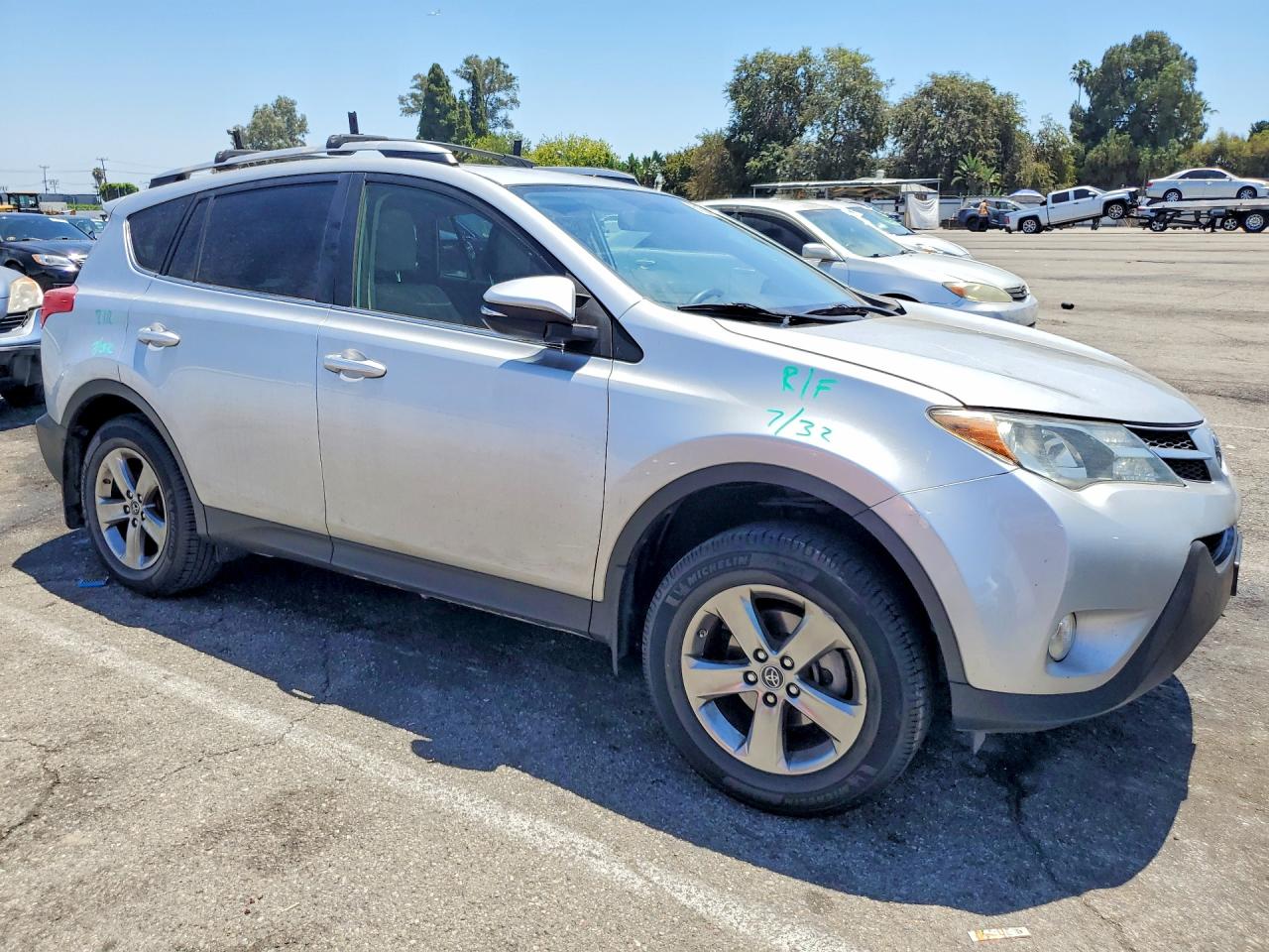 2015 Toyota Rav4 Xle Silver vin: JTMWFREV1FD068651