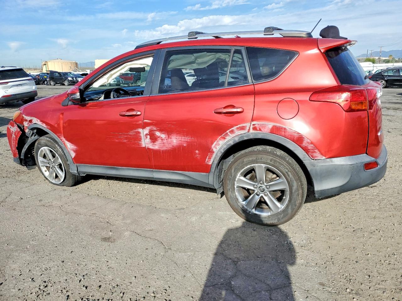 2015 Toyota Rav4 Xle Red vin: JTMWFREV1FJ034498