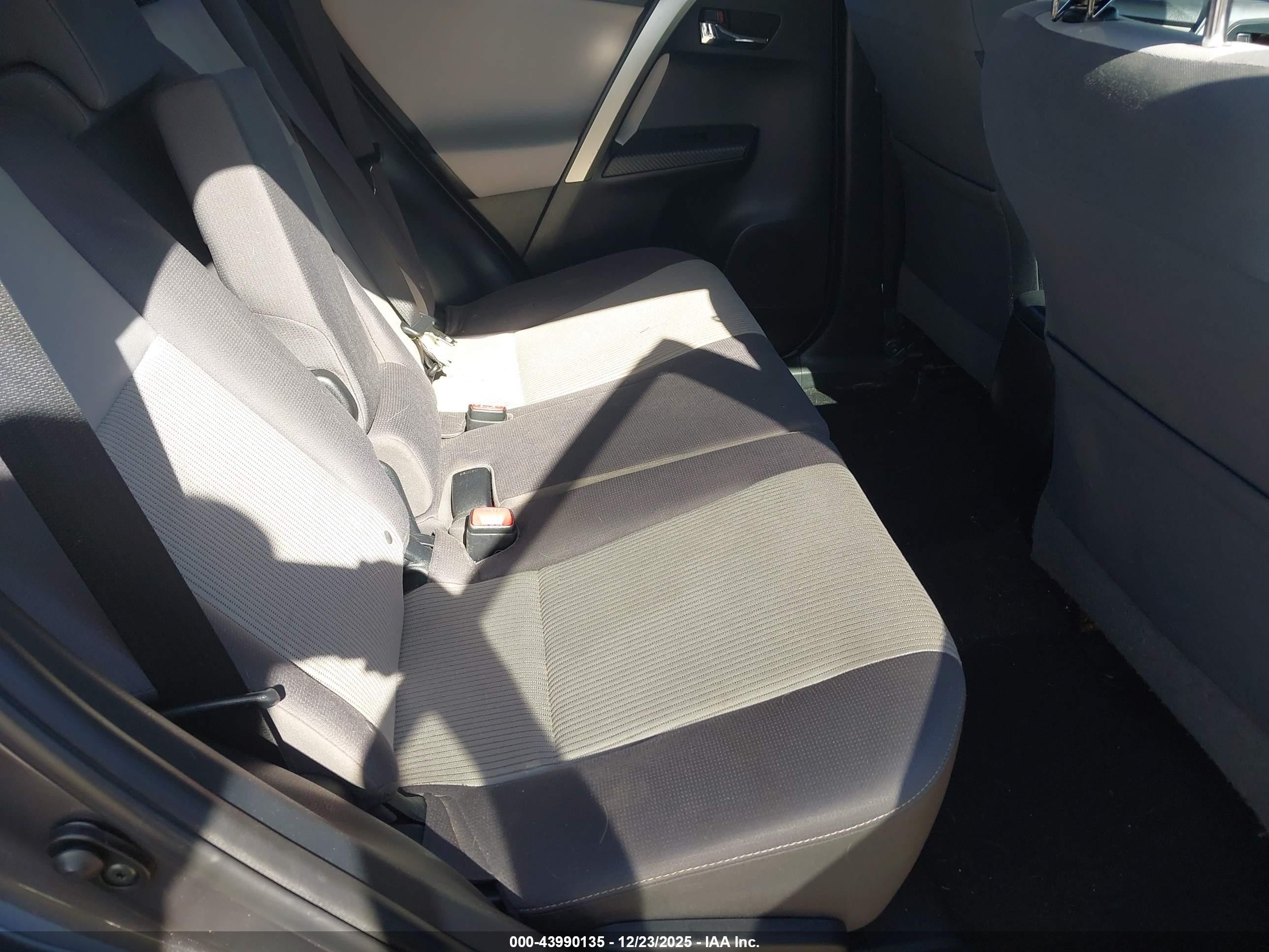 2015 Toyota Rav4 Xle Gray vin: JTMWFREV1FJ047669