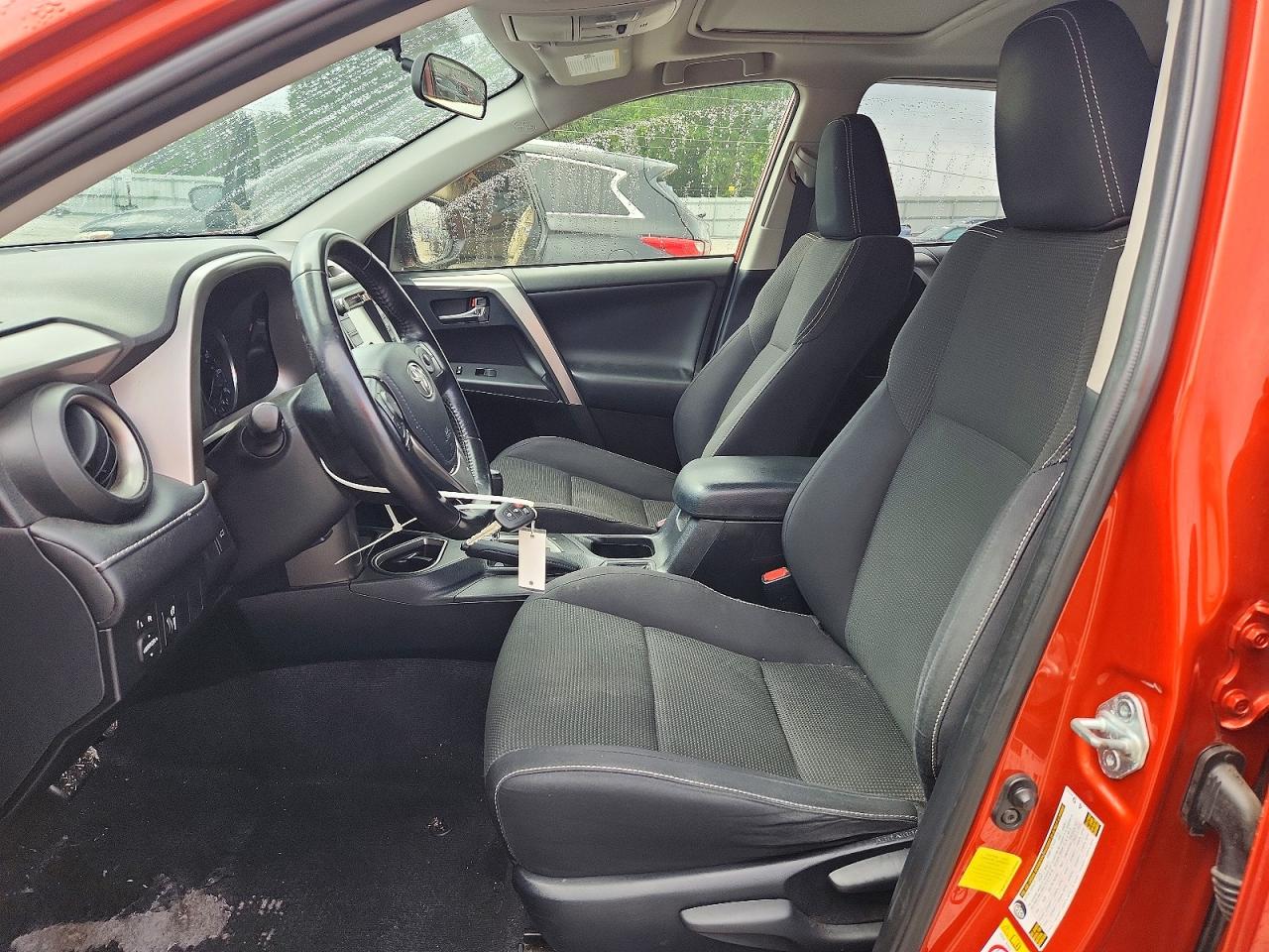 2016 Toyota Rav4 Xle Orange vin: JTMWFREV1GJ096808