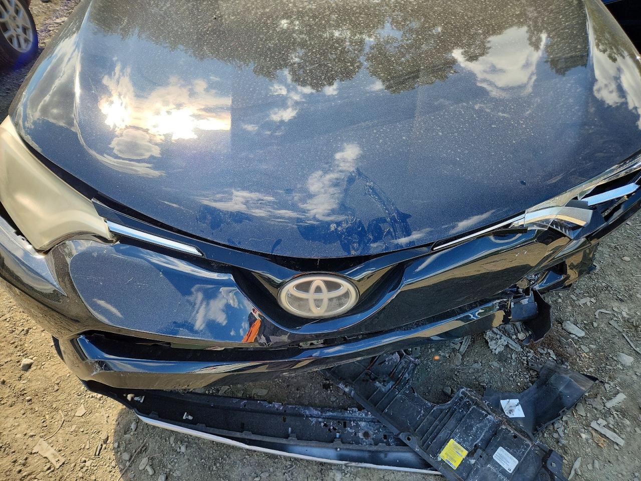 2017 Toyota Rav4 Xle Black vin: JTMWFREV1HJ109851