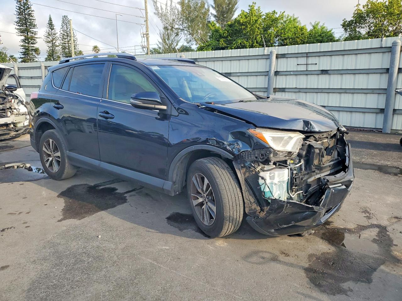 2018 Toyota Rav4 Xle Угольный vin: JTMWFREV1JD118313