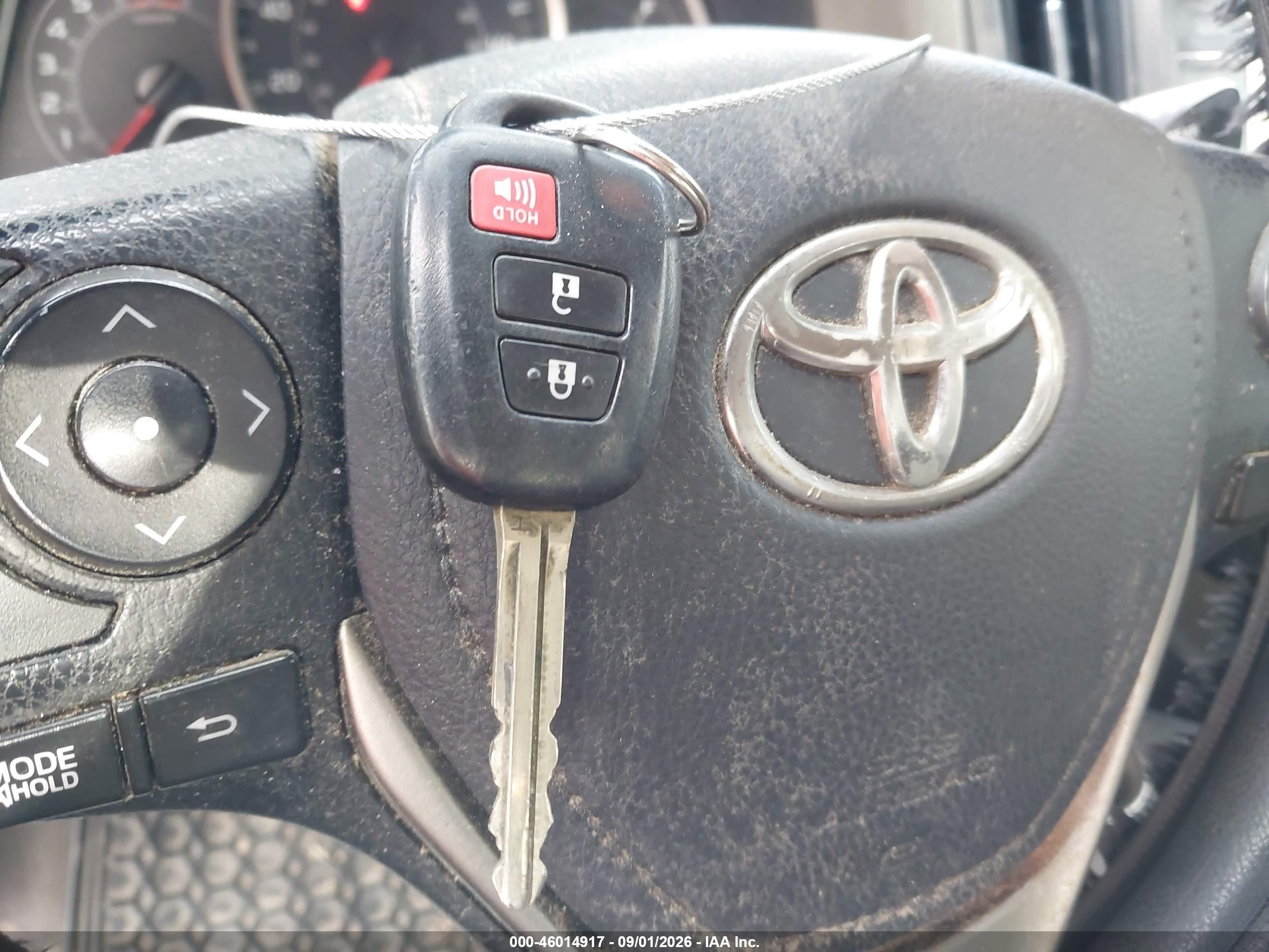 2013 Toyota Rav4 Xle Белый vin: JTMWFREV2D5009275