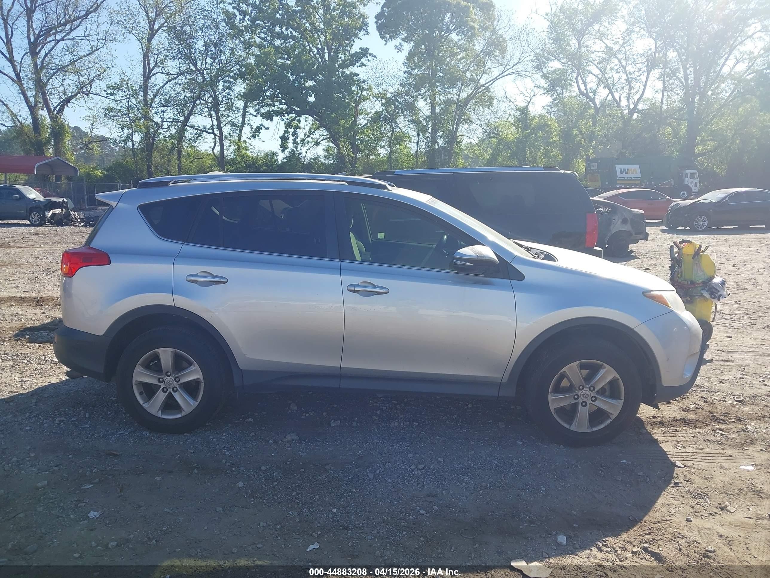 2014 Toyota Rav4 Xle Silver vin: JTMWFREV2ED041344