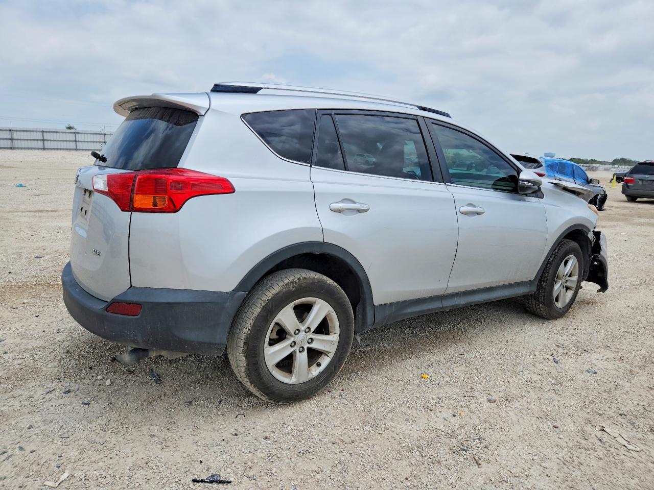 2014 Toyota Rav4 Xle Silver vin: JTMWFREV2EJ007941