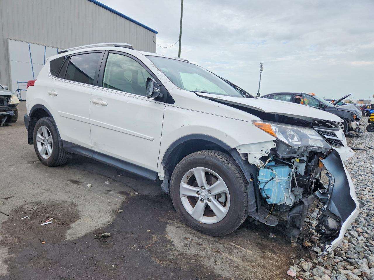 2014 Toyota Rav4 Xle White vin: JTMWFREV2EJ021449