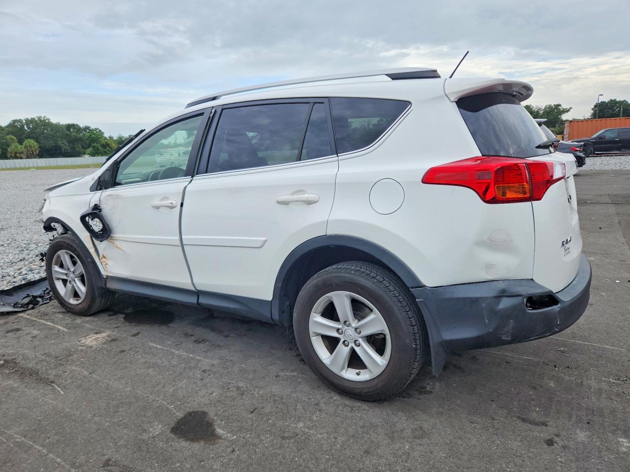 2014 Toyota Rav4 Xle White vin: JTMWFREV2EJ021449