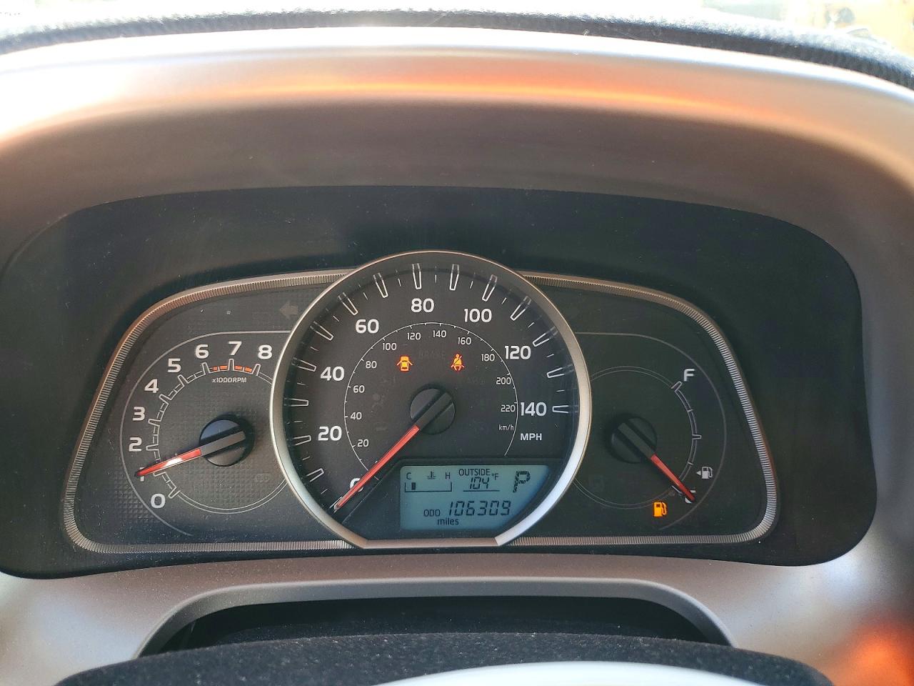 2015 Toyota Rav4 Xle White vin: JTMWFREV2FD049395