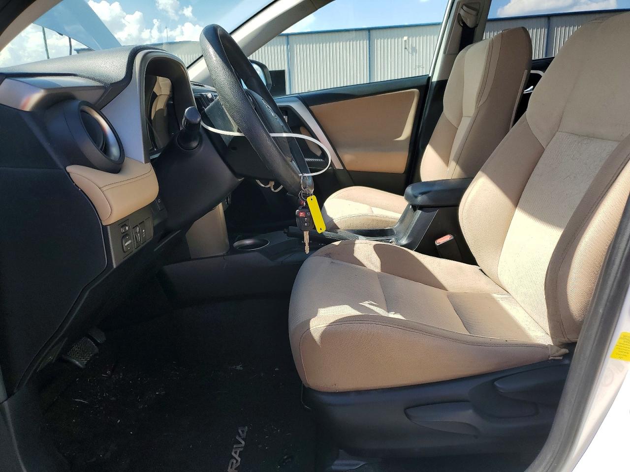 2015 Toyota Rav4 Xle White vin: JTMWFREV2FD049395